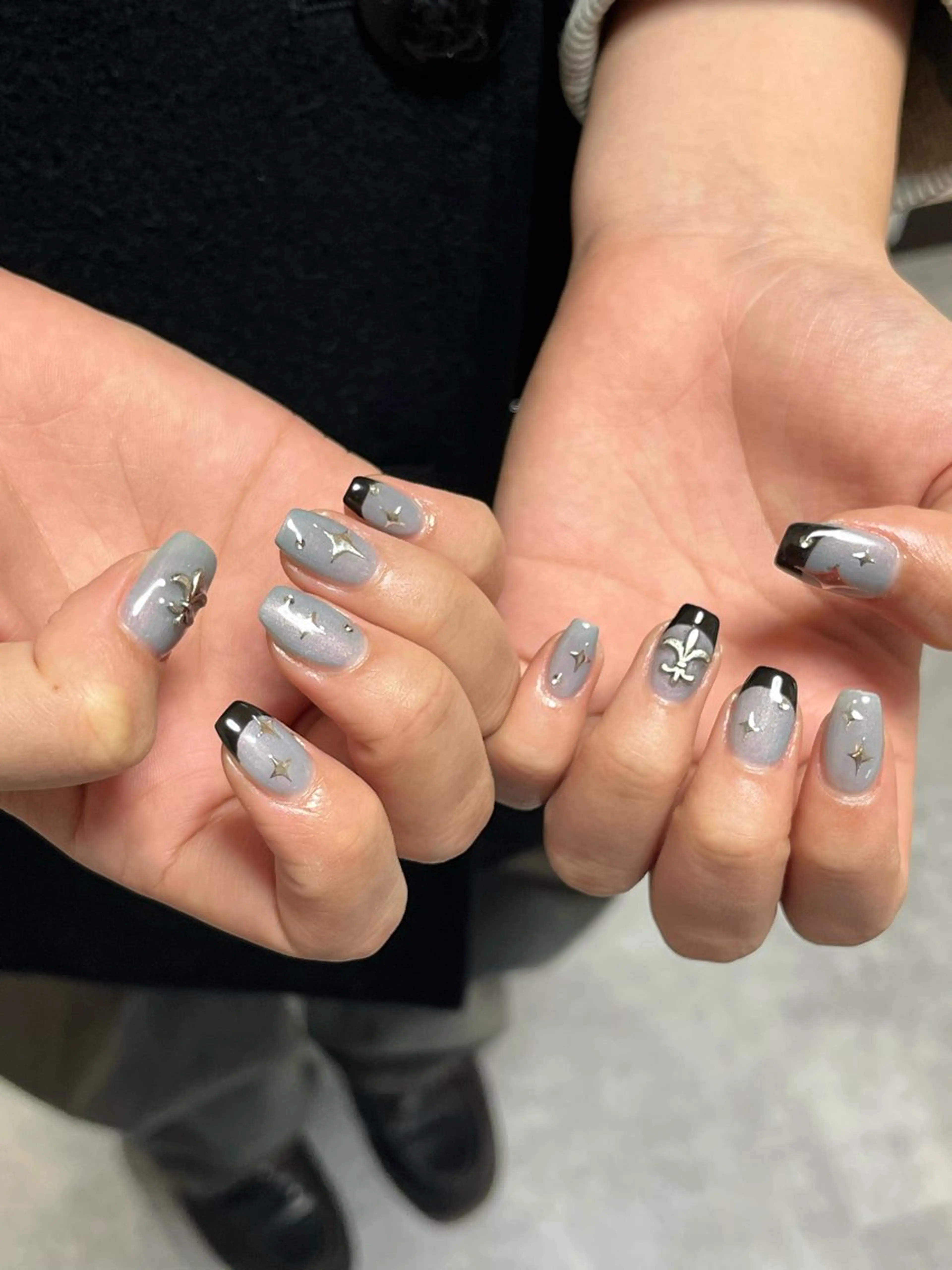 ネイル フレンチネイル ガーリー 水色 マグネットネイル ハンドネイル NailByua 武蔵新城徒歩4分のネイルデザイン