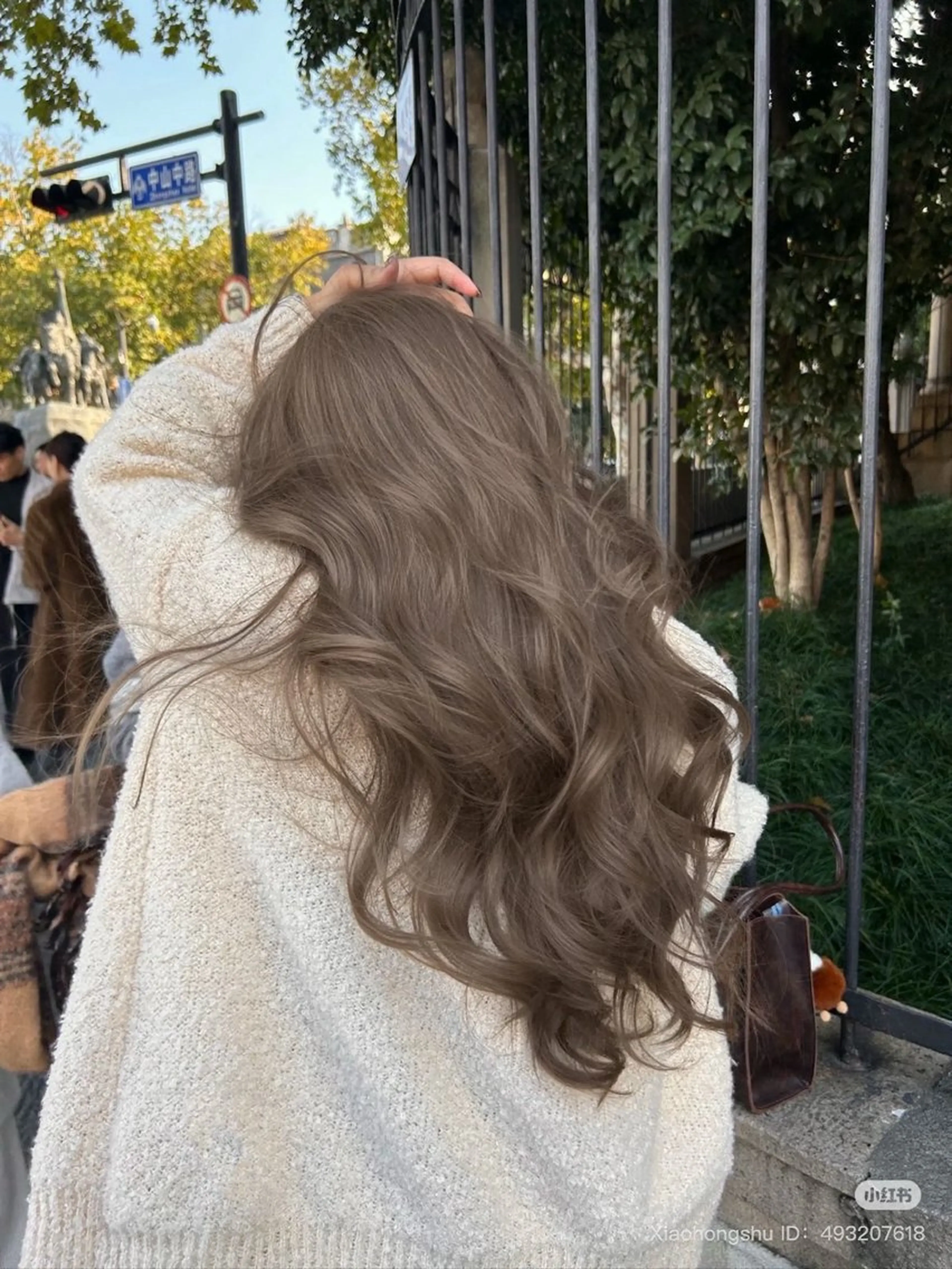 ロング カラー 透明感カラー グレージュ/あいのヘアスタイル