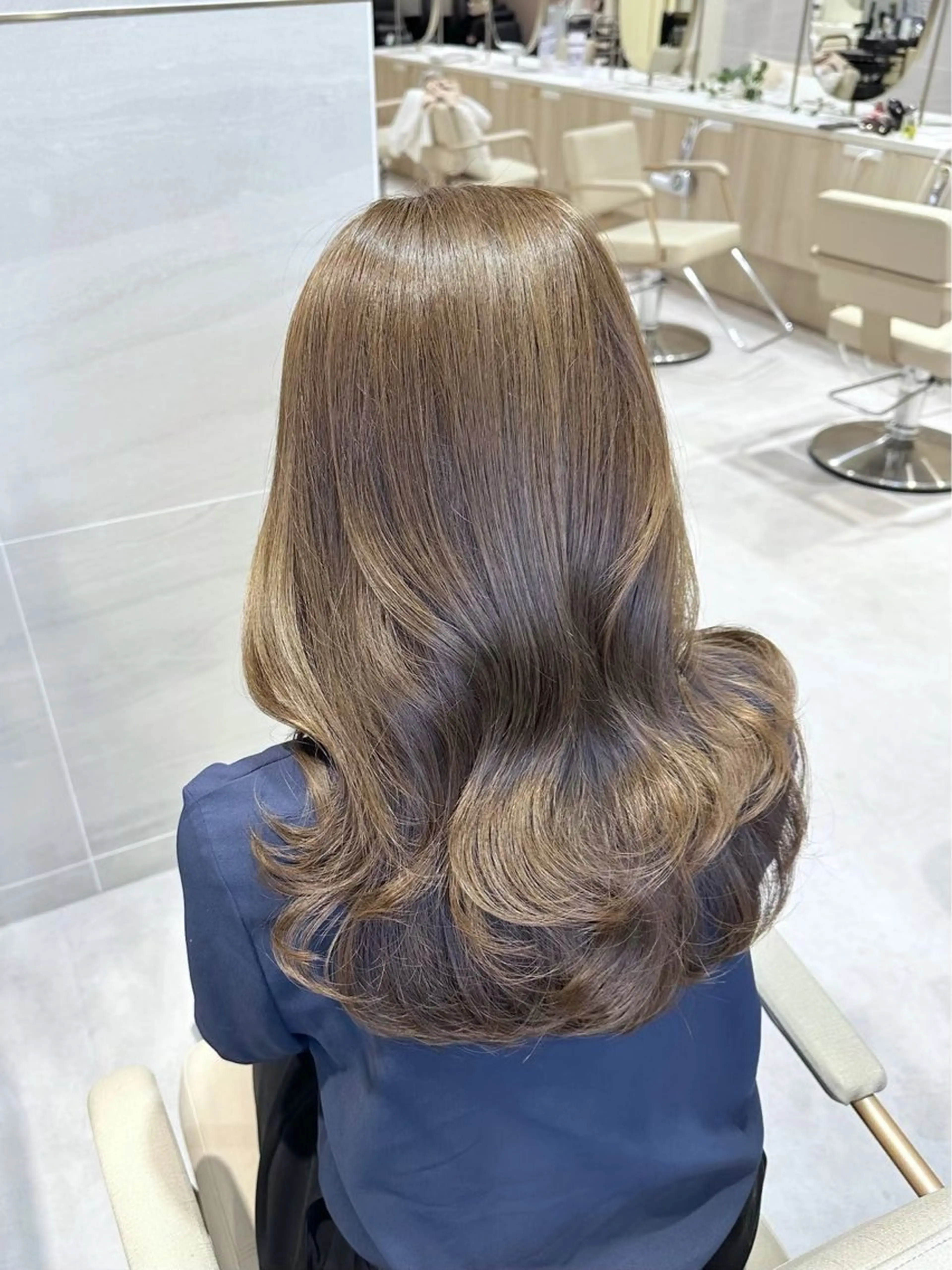 セミロング 1日1名様限定 予約可能のヘアスタイル