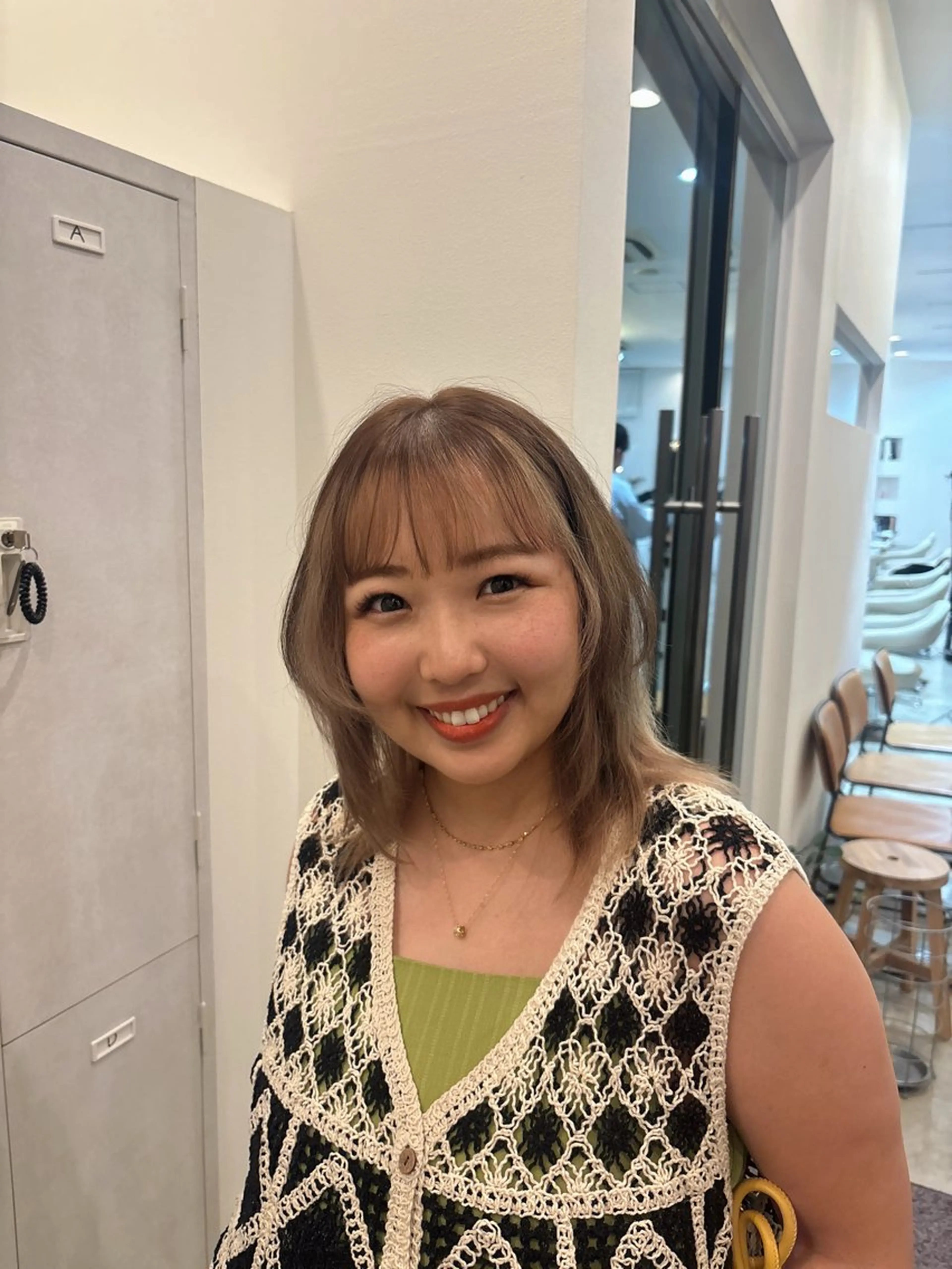 ミディアム カラー ウルフカット 佐藤 優里のヘアスタイル