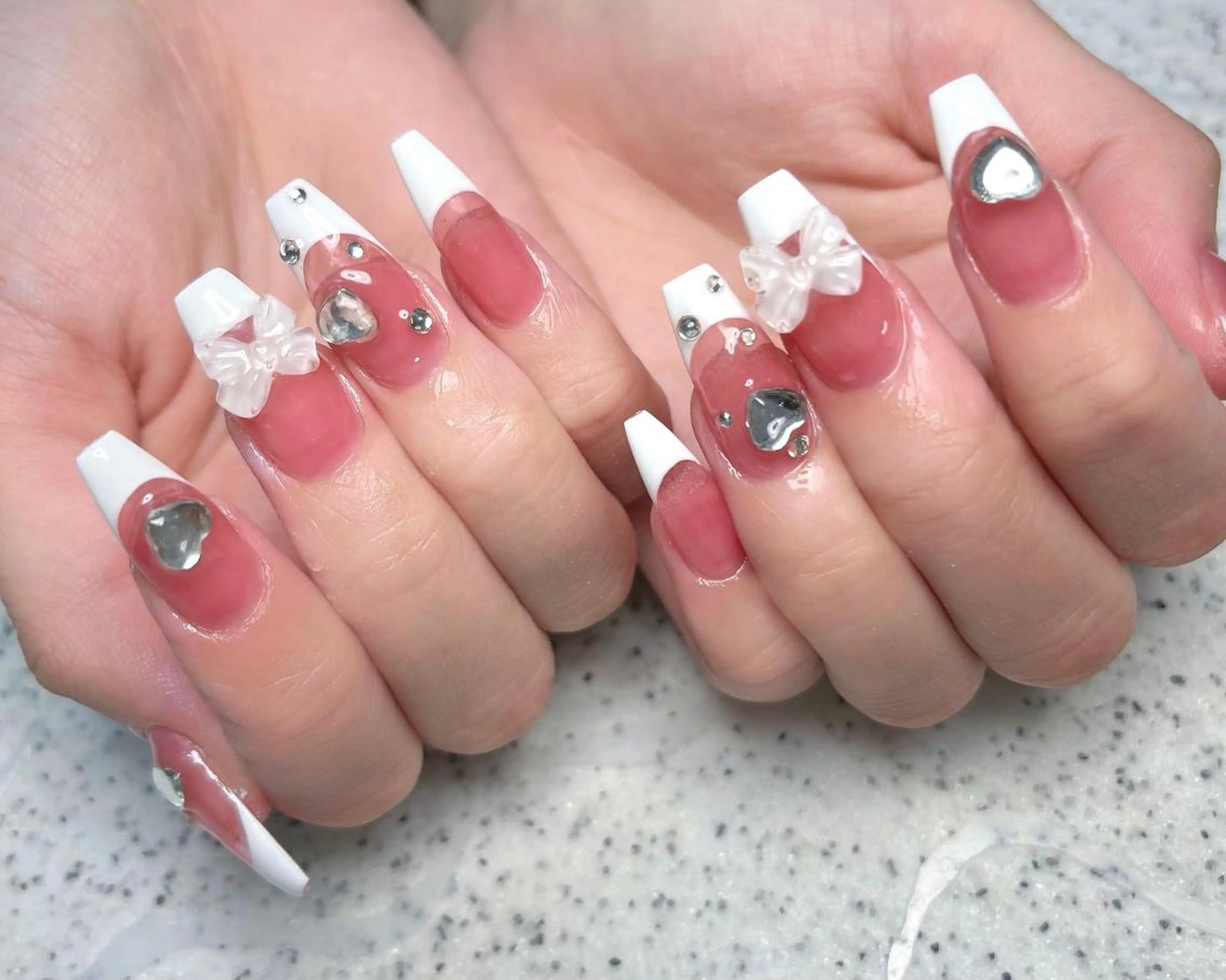 ネイル アートネイル 長さ出し ネイルチップ Queens テイのネイルデザイン