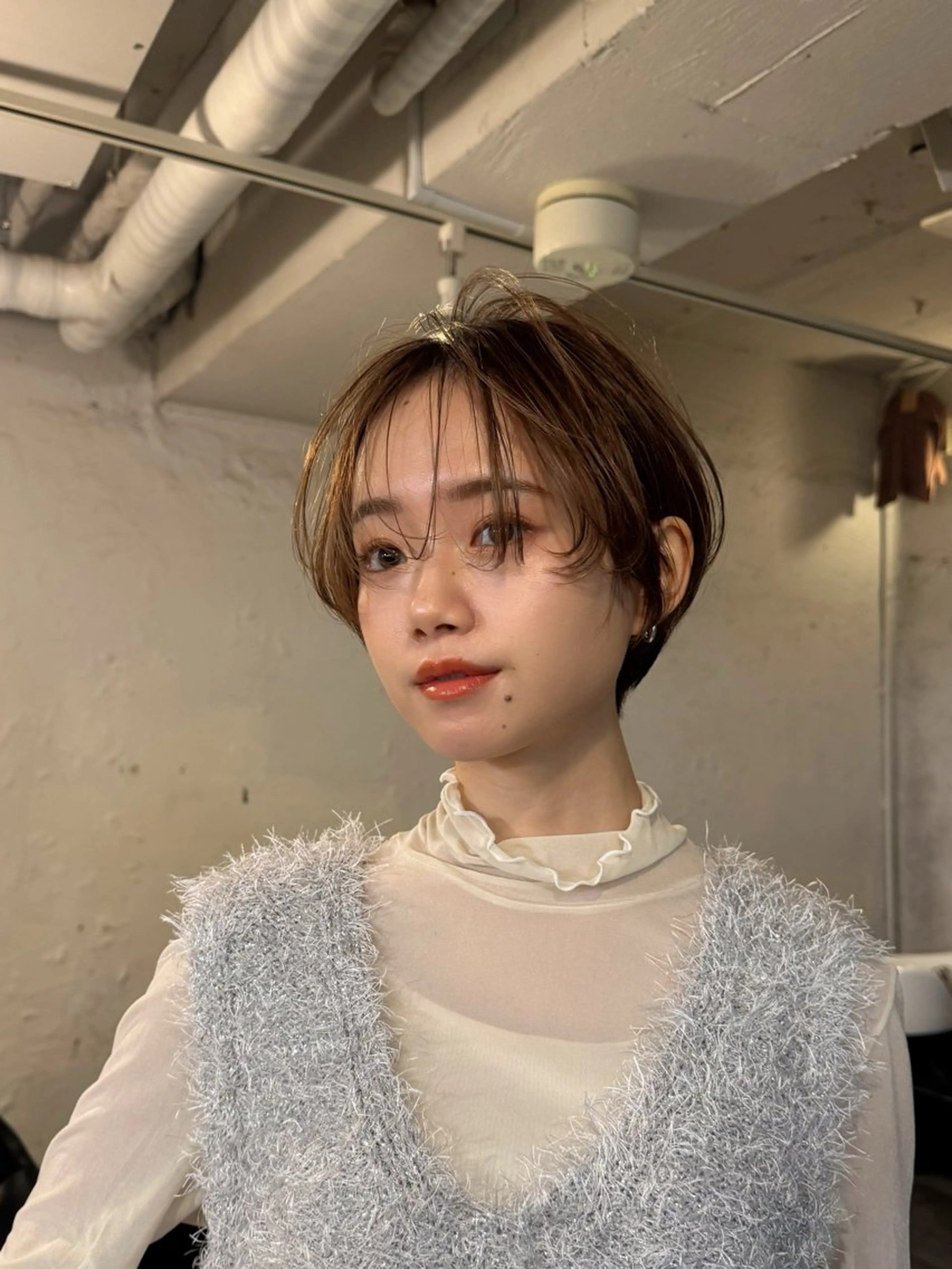 ショート カット ヘアカラー 顔まわりレイヤー 透明感カラー🩵🩵のヘアスタイル