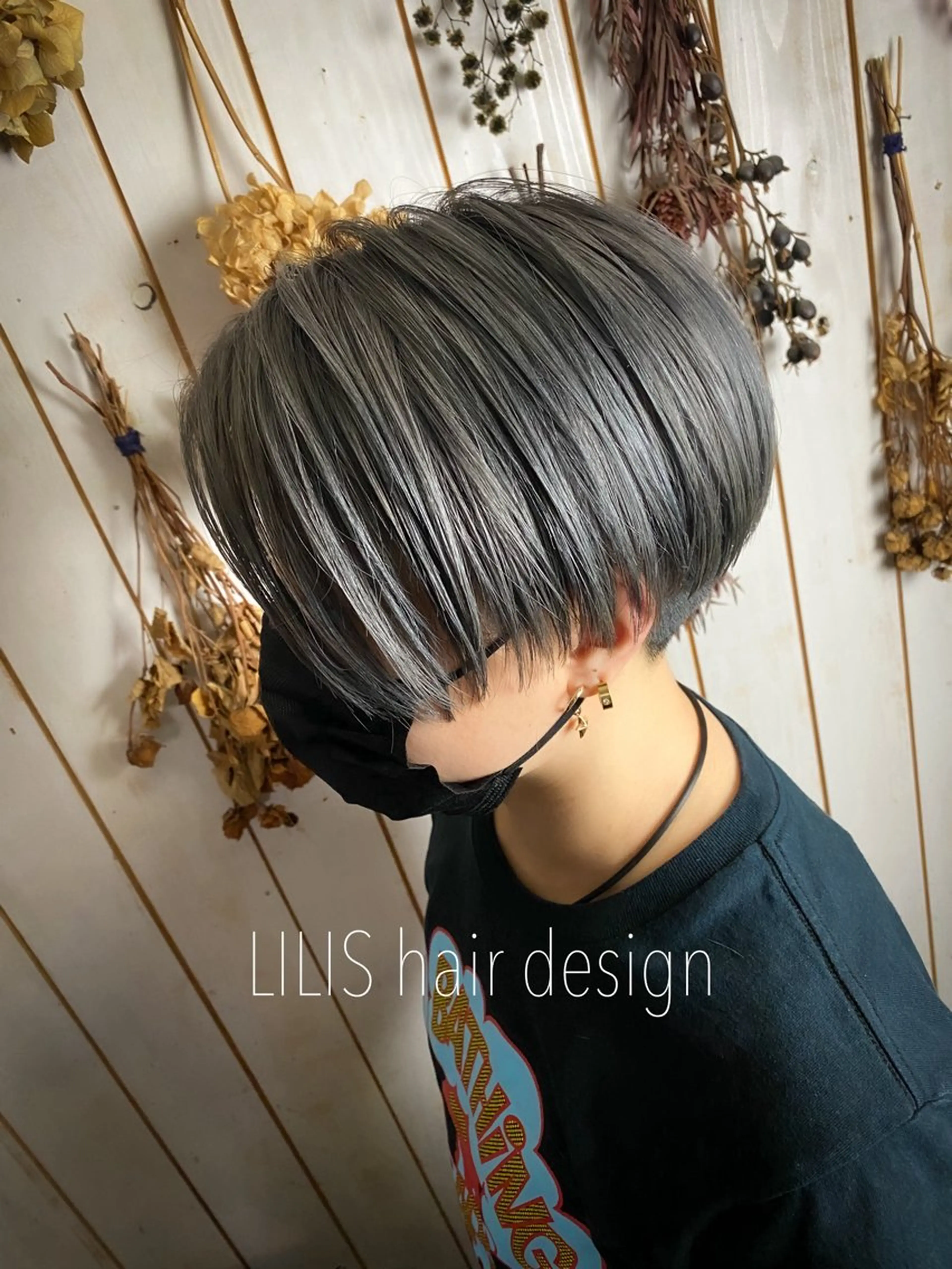 ショート カラー LILIS hair designのヘアスタイル