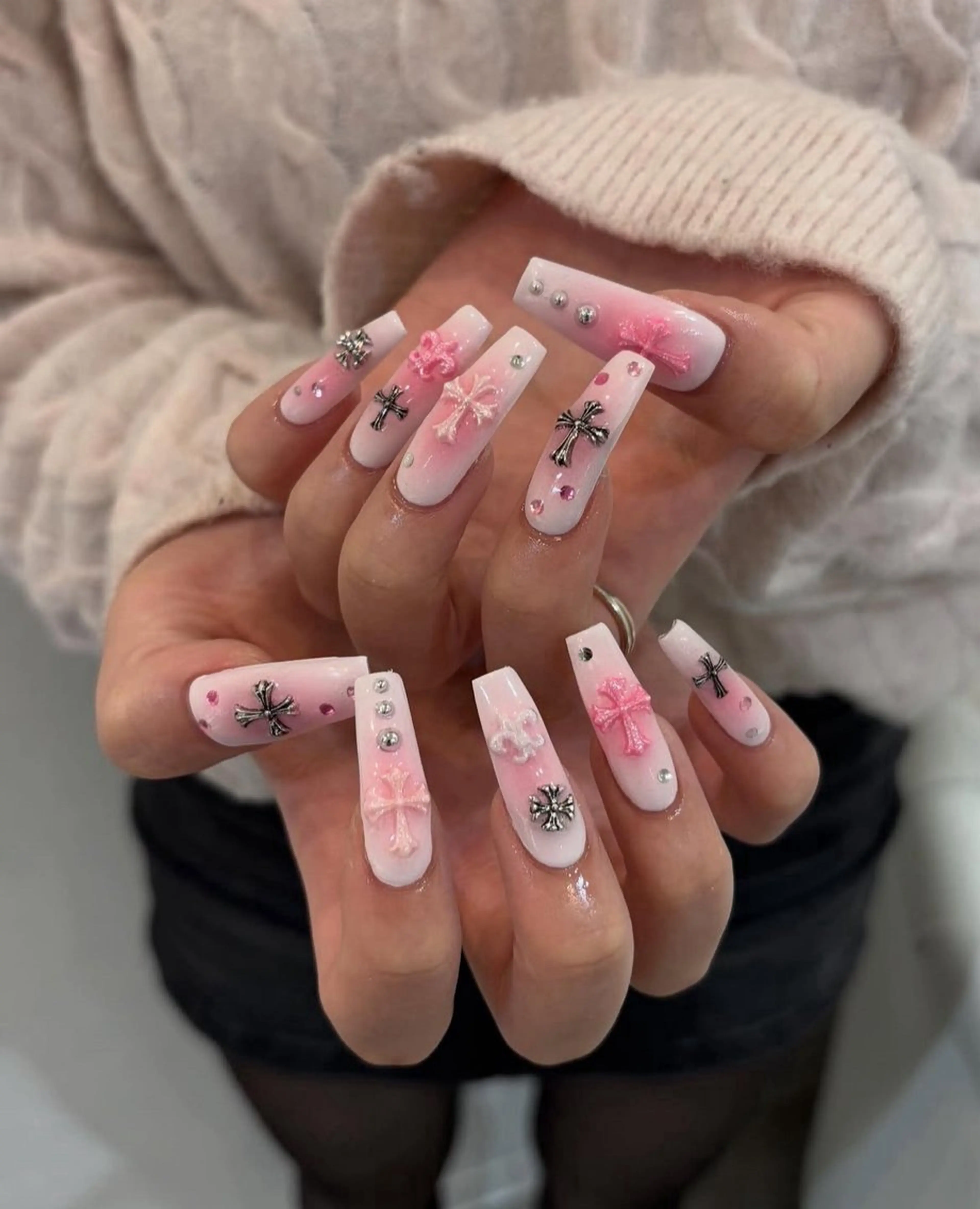 ネイル オーロラネイル チークネイル 長さ出し フットネイル フレンチネイル Lee Nailsのネイルデザイン