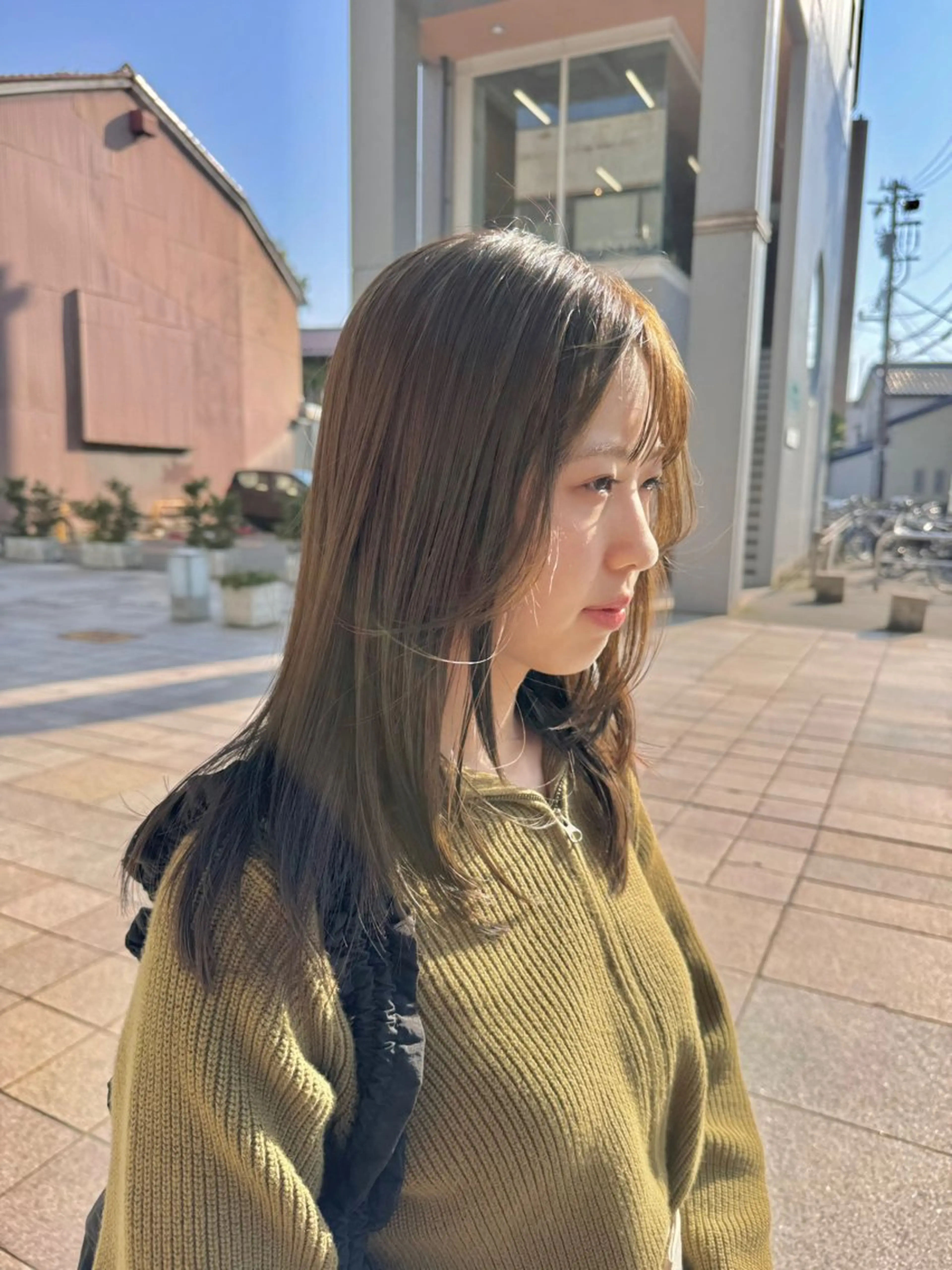 ミディアム カラー カット ヘアカラー ナチュラルに目を惹く デザイン/KOHNOのヘアスタイル