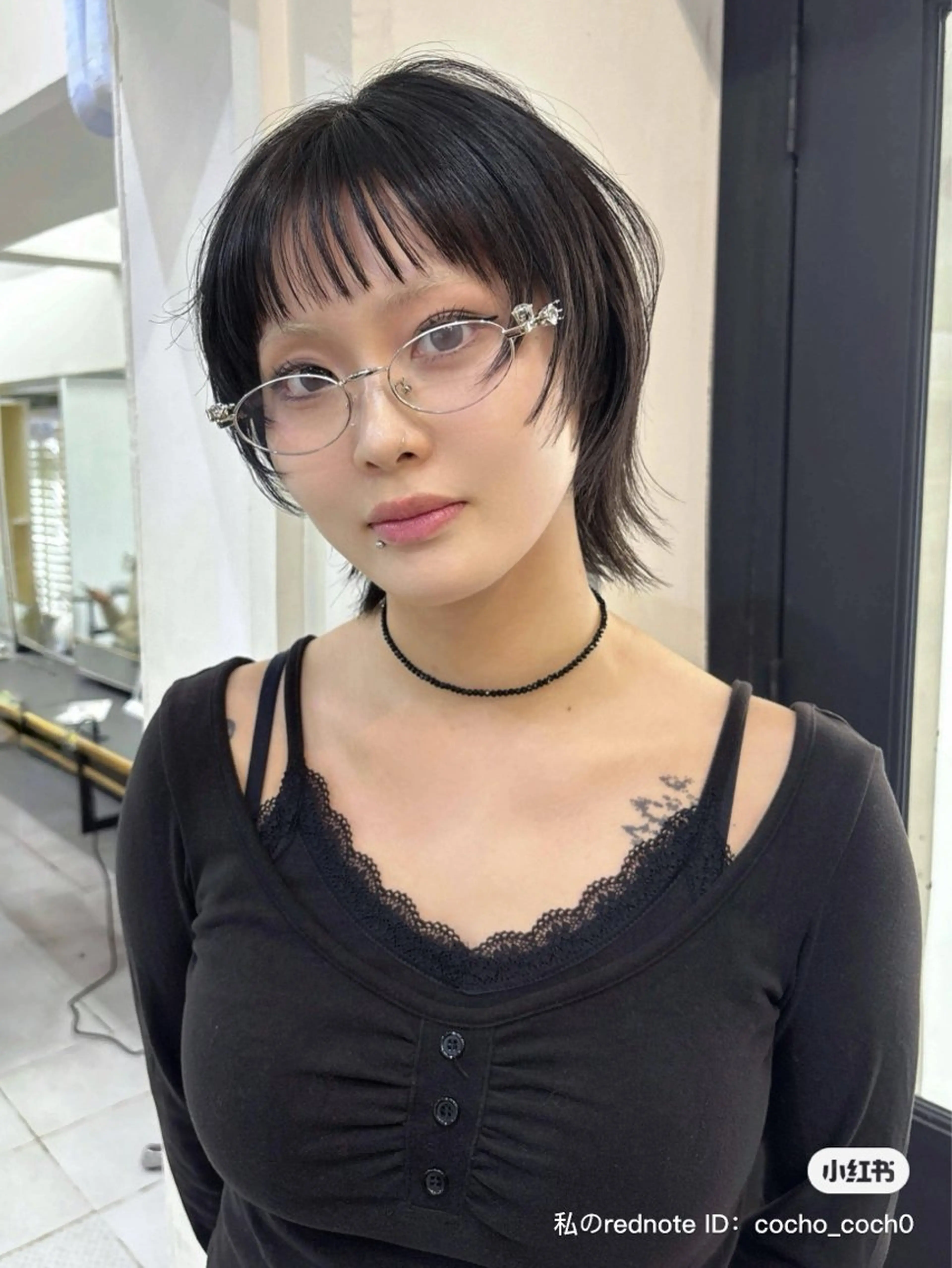 ショート ウルフカット カット Airi 韓国y2k ボブパーマのヘアスタイル