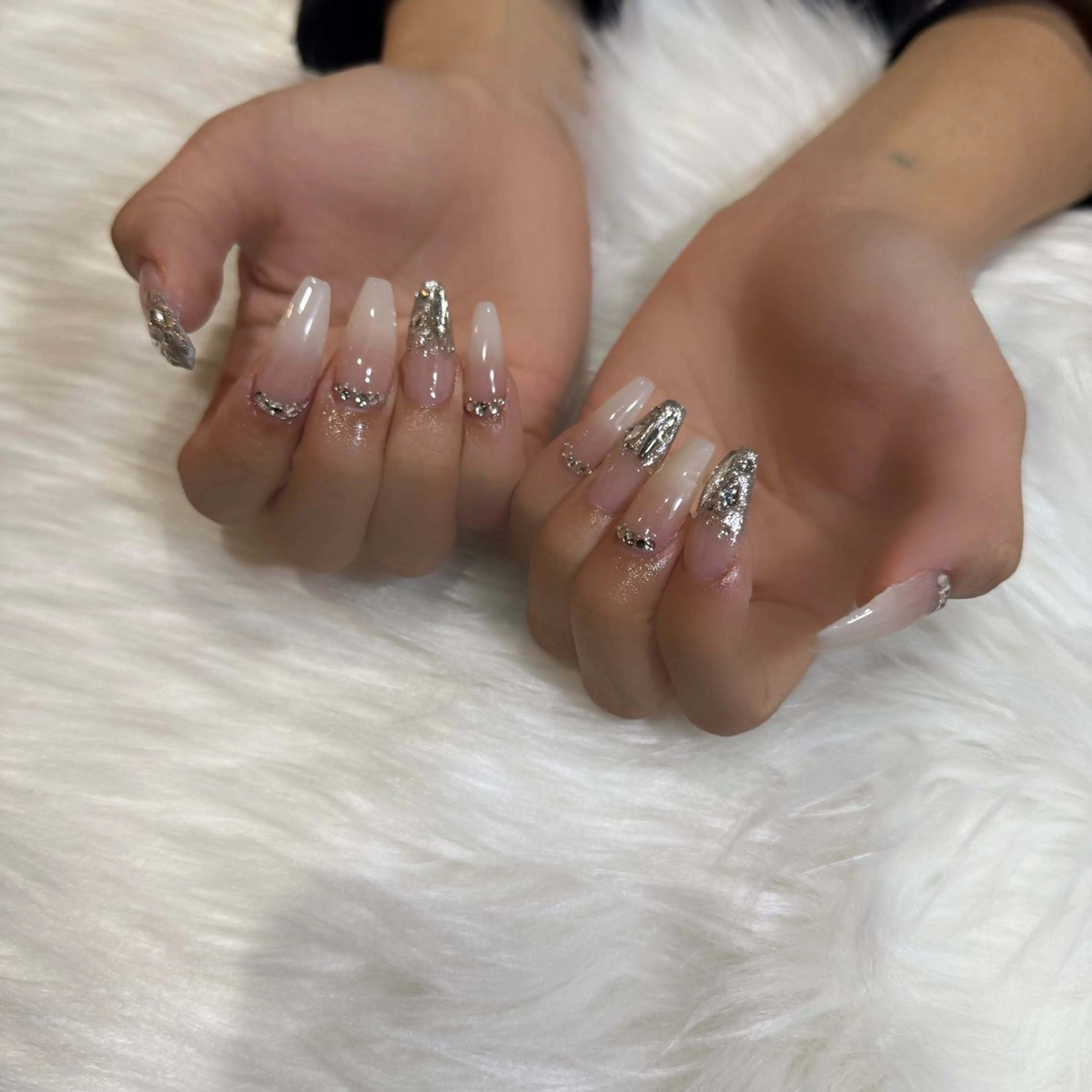 ネイル ハンドネイル Tiara♛ティアラ 山口くるみのネイルデザイン