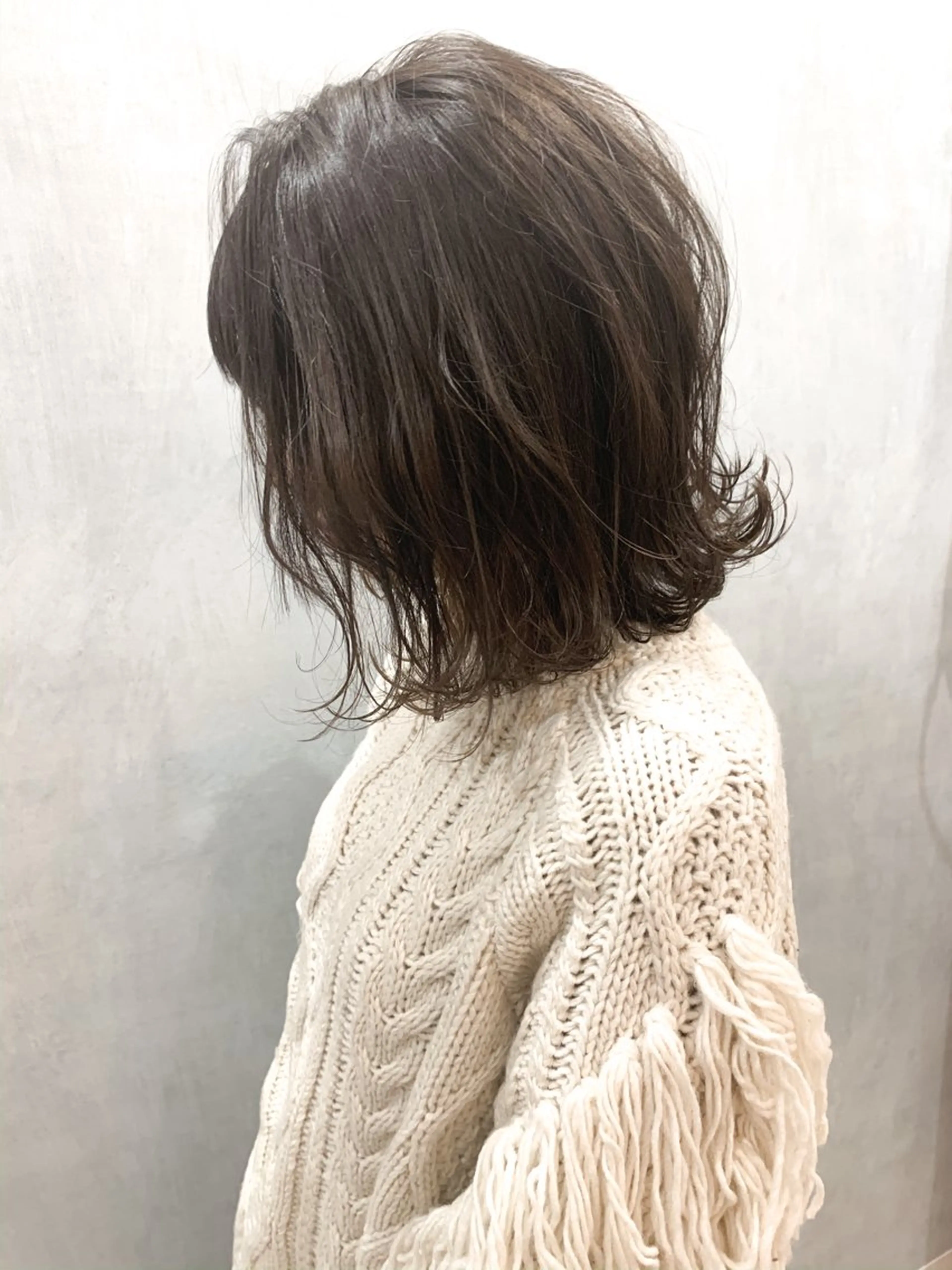 ミディアム 須賀 知穂のヘアスタイル