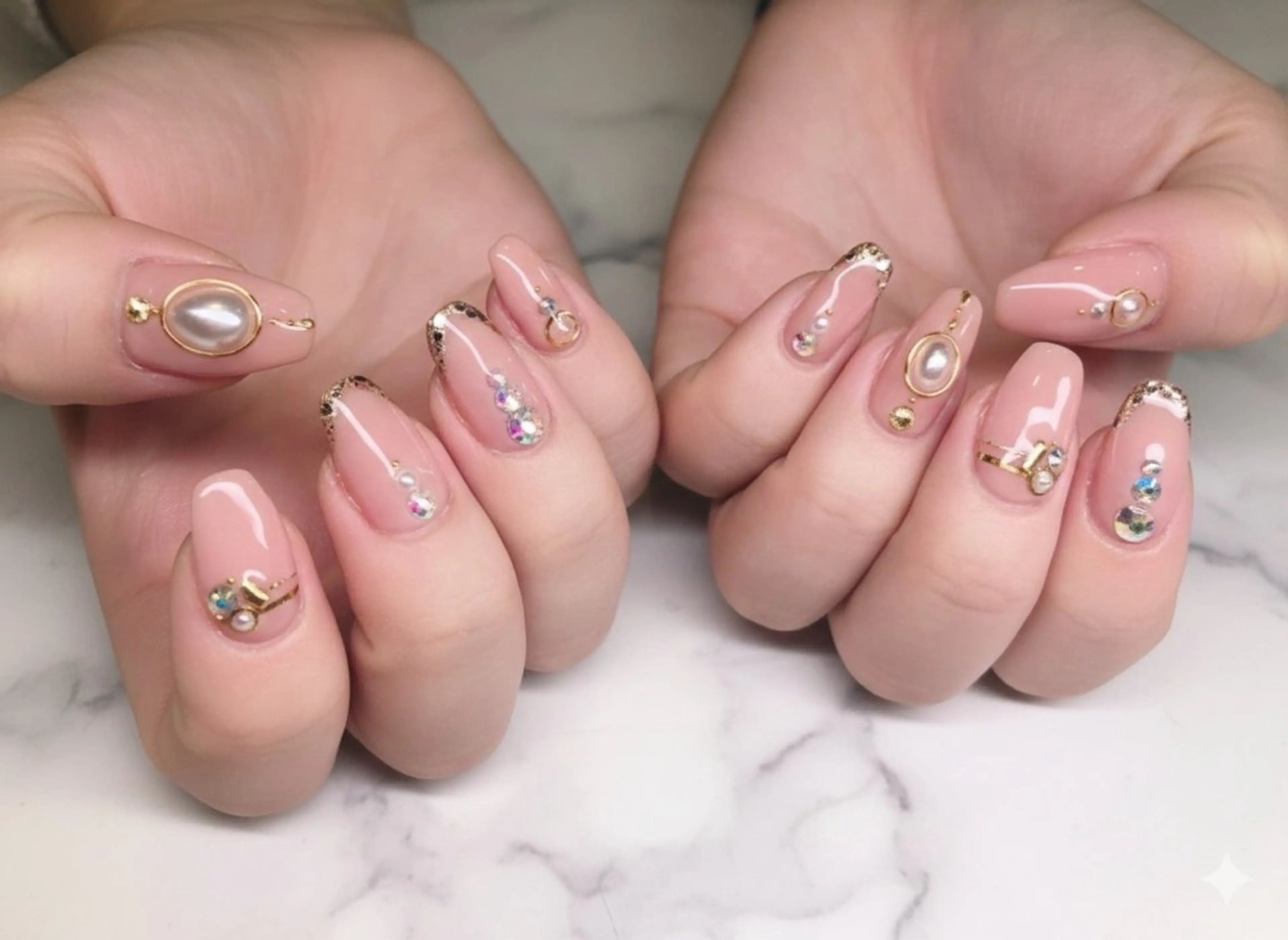 ネイル フレンチネイル ラメ(グリッター) ラメグラデーション マグネットネイル 持ち込み ハンドネイル ティーエヌ 金山駅東口店のネイルデザイン