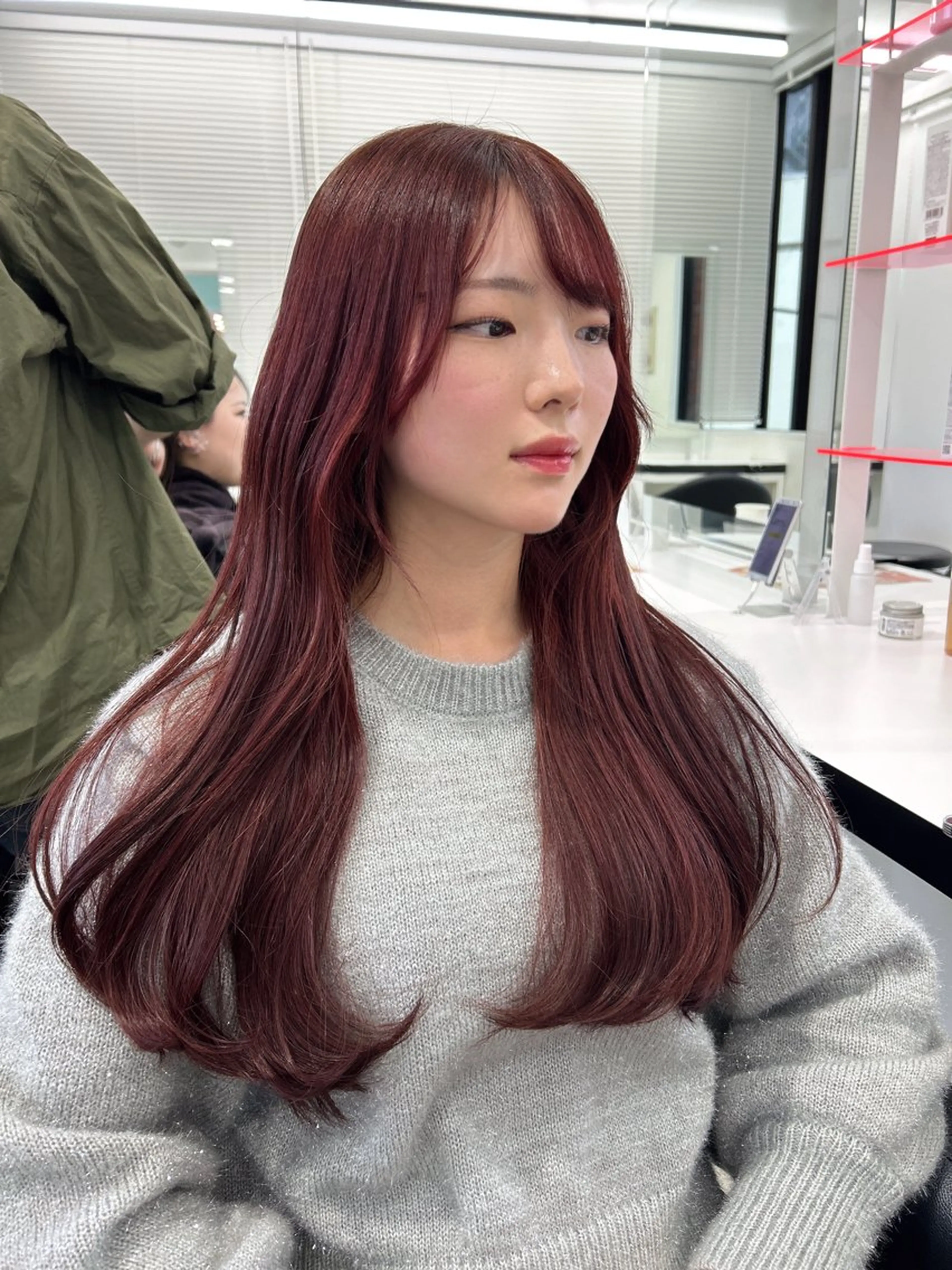 ロング カラー 履歴修正屋さん／ ブロンド／ホワイトのヘアスタイル