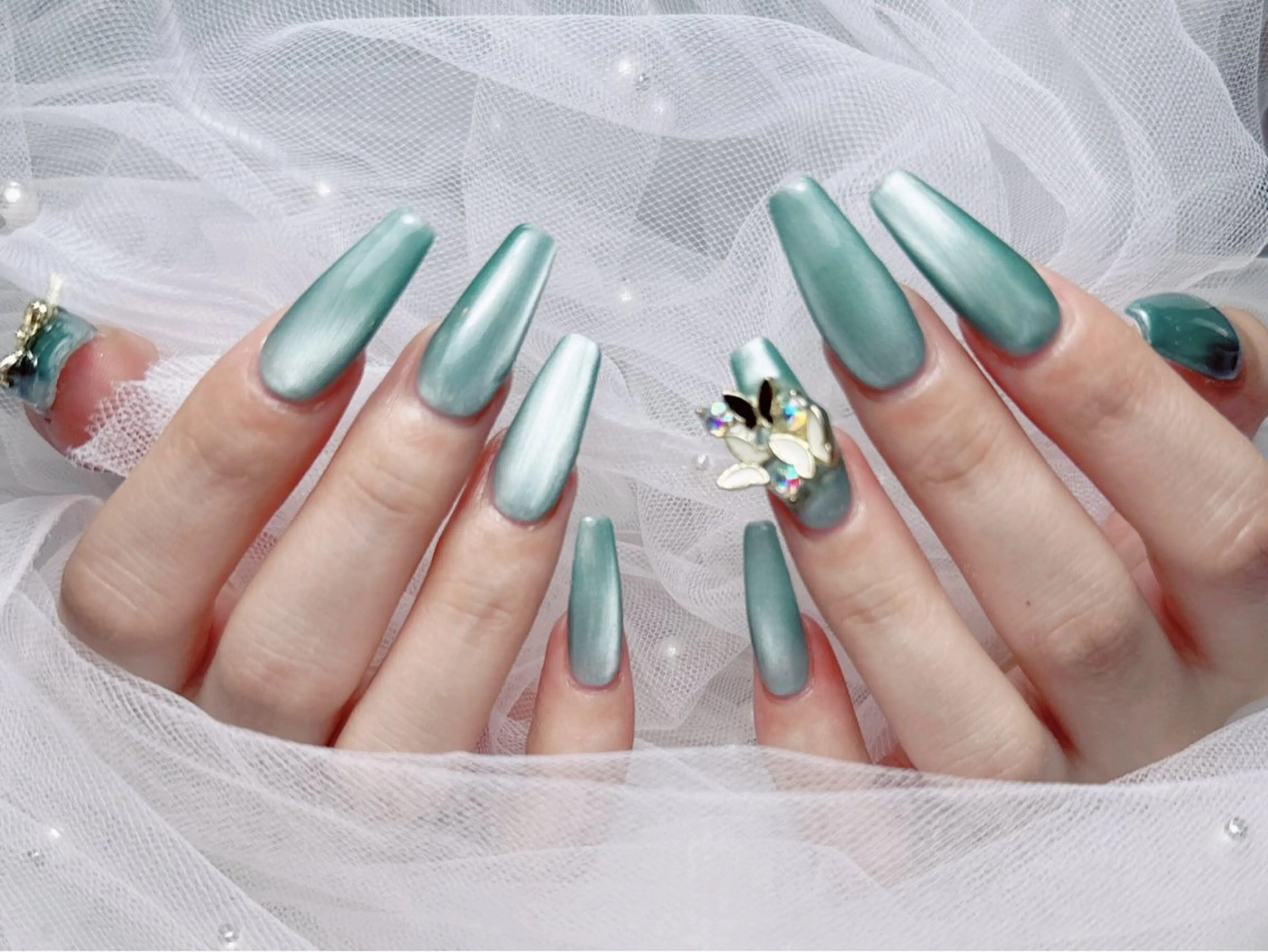 ネイル フレンチネイル ジェルネイル ハート 韓国ネイル マグネットネイル ハンドネイル ネイルサロン lotusのネイルデザイン