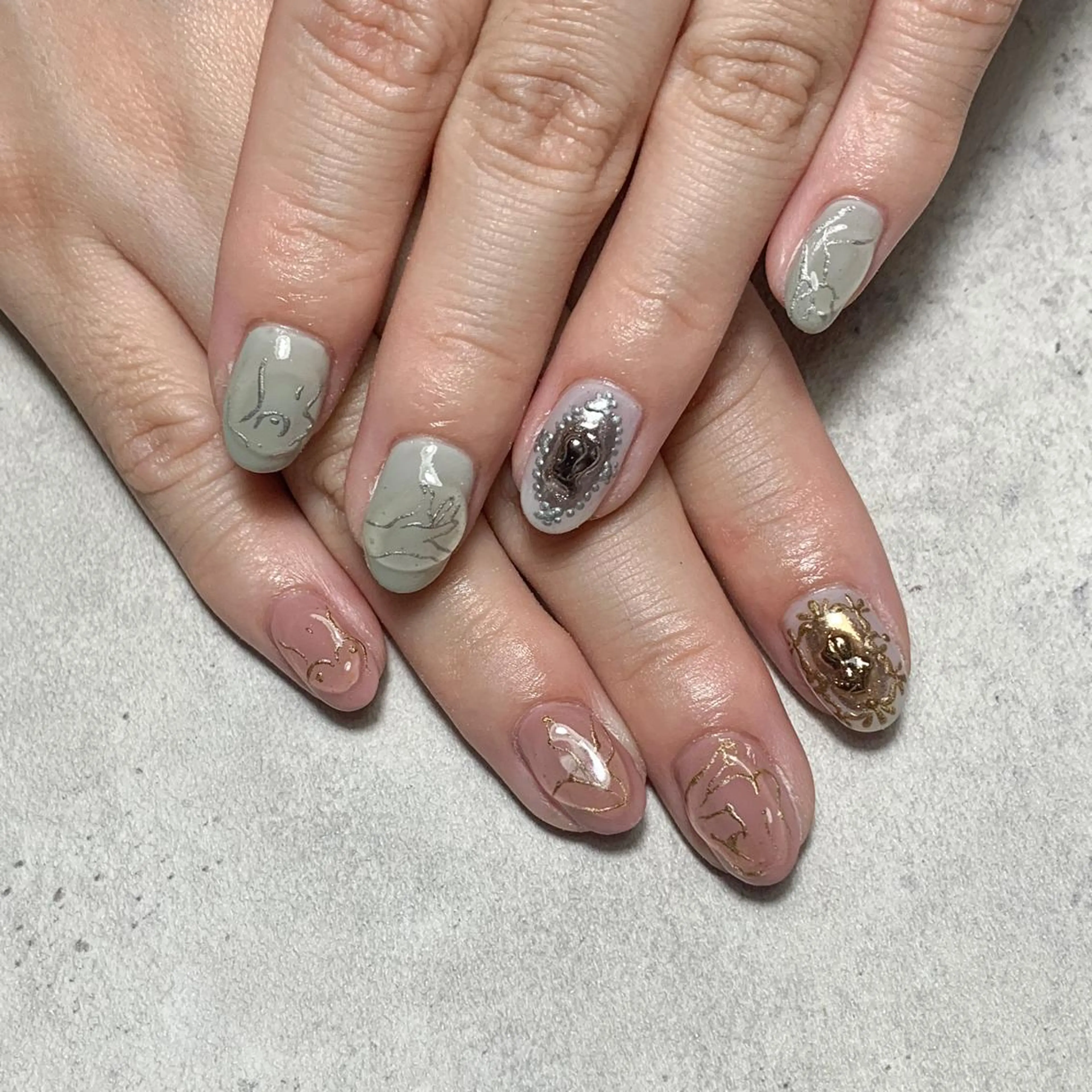 ネイル ハンドネイル FIORITURA aiのネイルデザイン