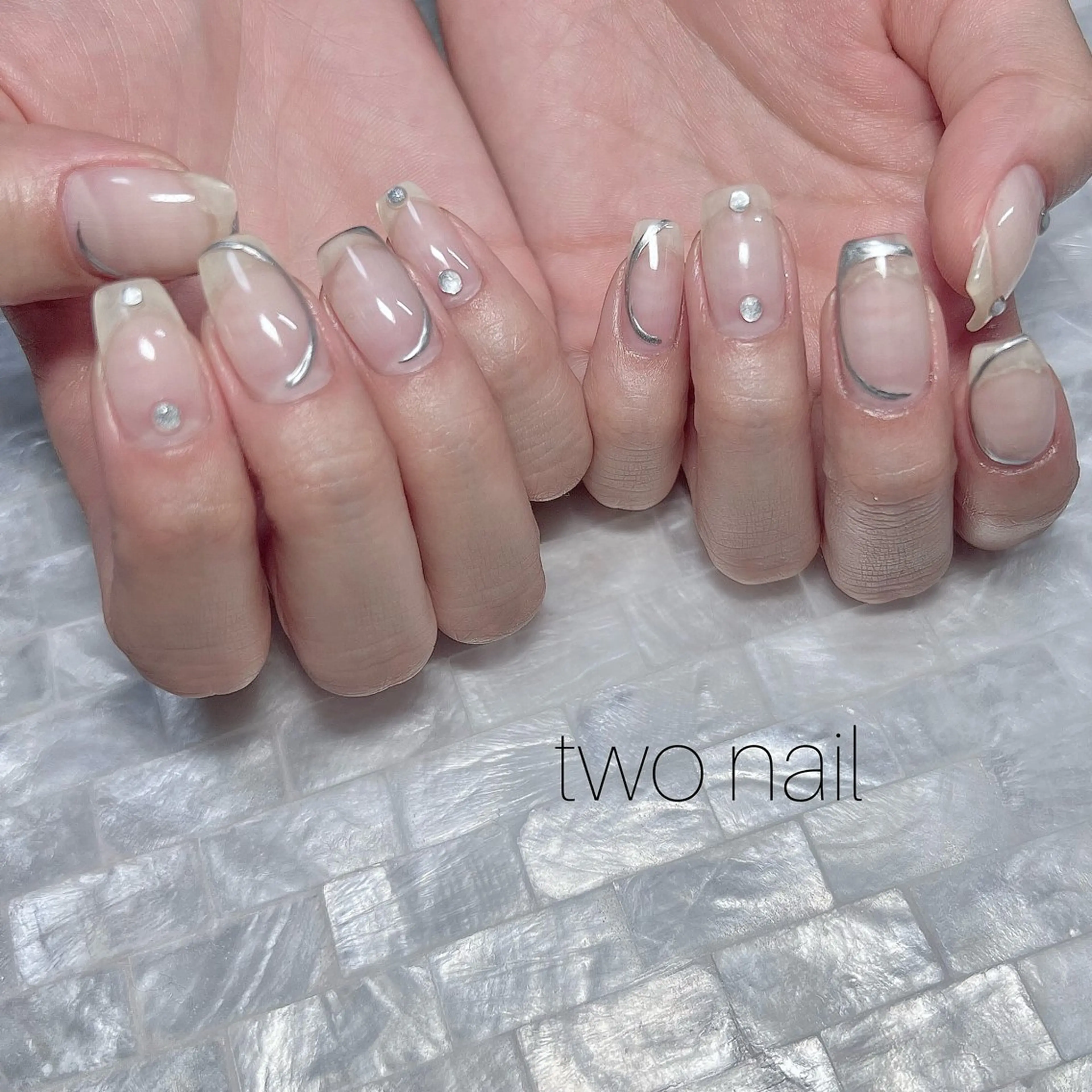 ネイル アートネイル ネイルチップ ホワイト ハンドネイル two nailのネイルデザイン