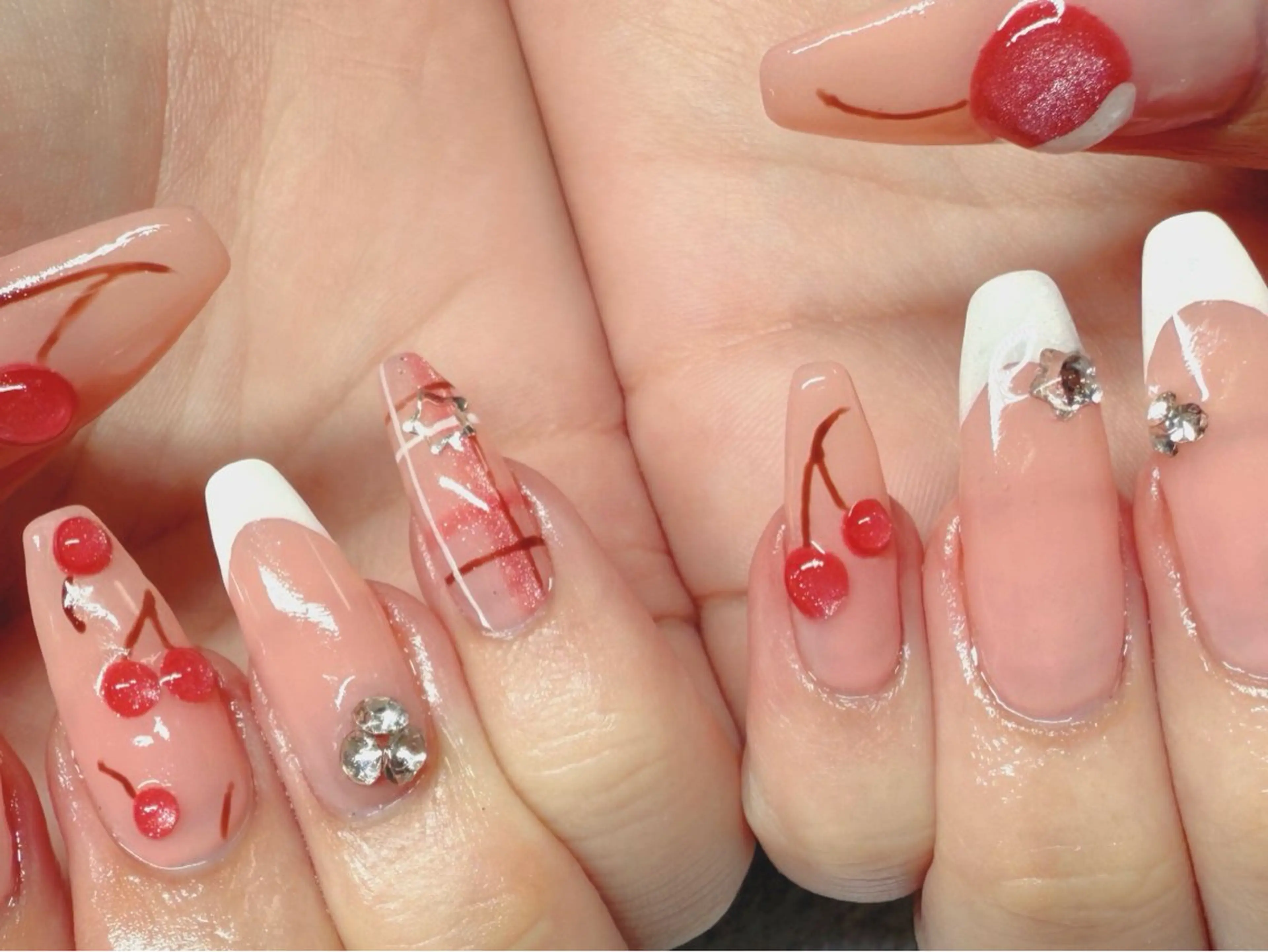 ネイル フレンチネイル 持ち込み Alaia あまねのネイルデザイン