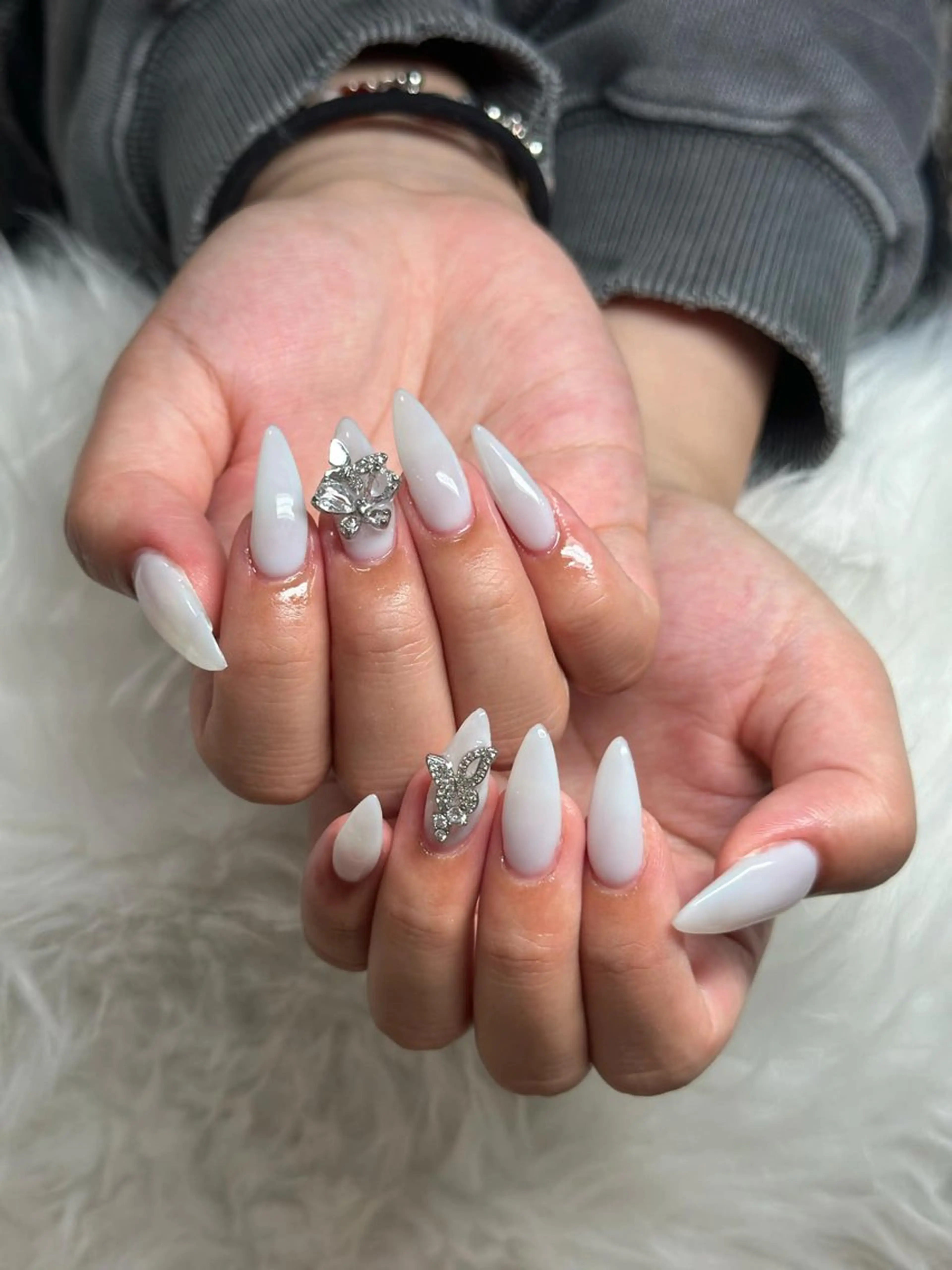 ネイル フレンチネイル ジェルネイル ガラスフレンチ ハロウィン ハート H.baby Nail Salonのネイルデザイン