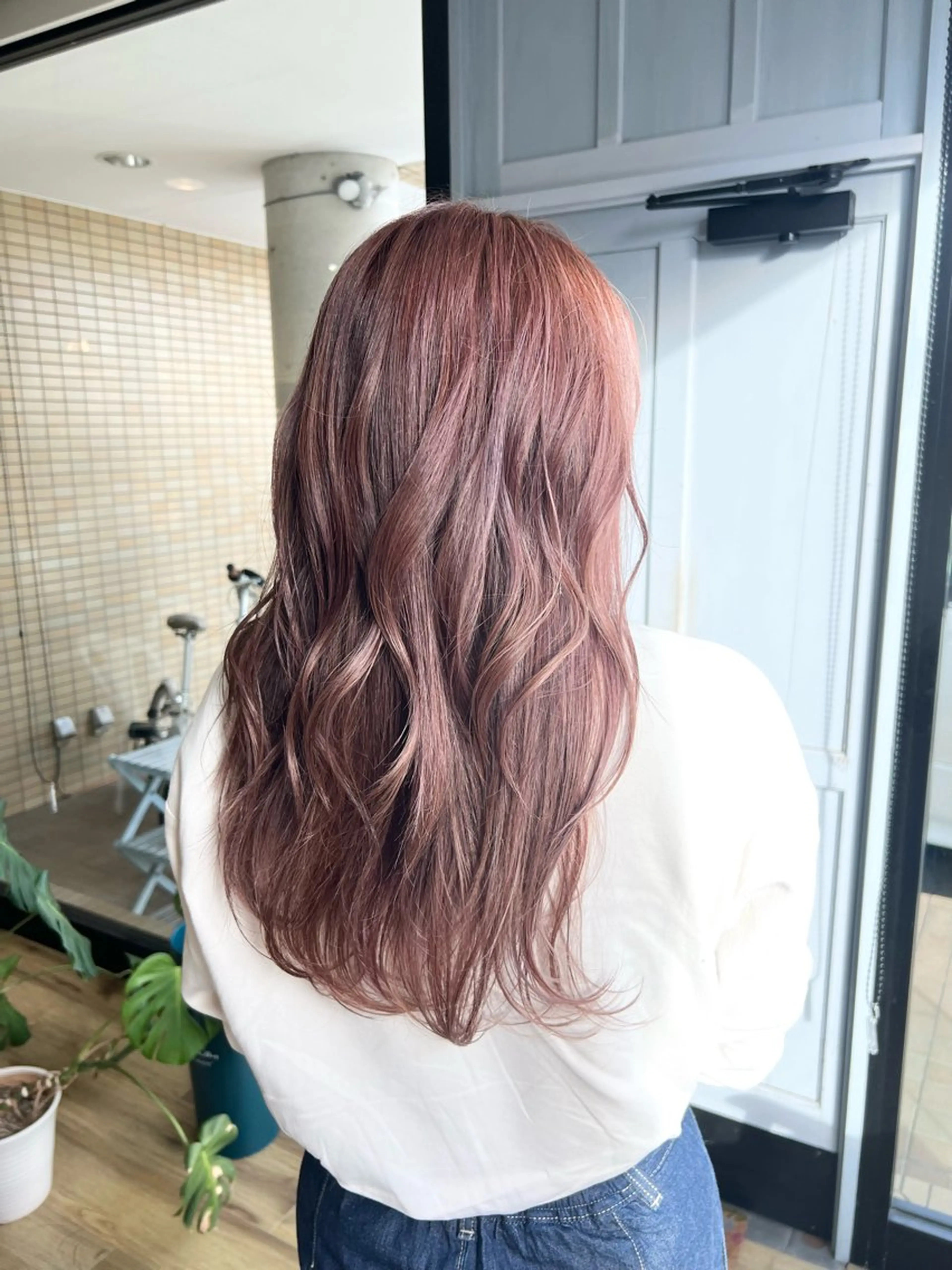 ロング カラー ベージュカラー ハイライトカラー ピンクカラー ピンクベージュ ハイライト ヘアカラー トリートメント 堀 望美のヘアスタイル