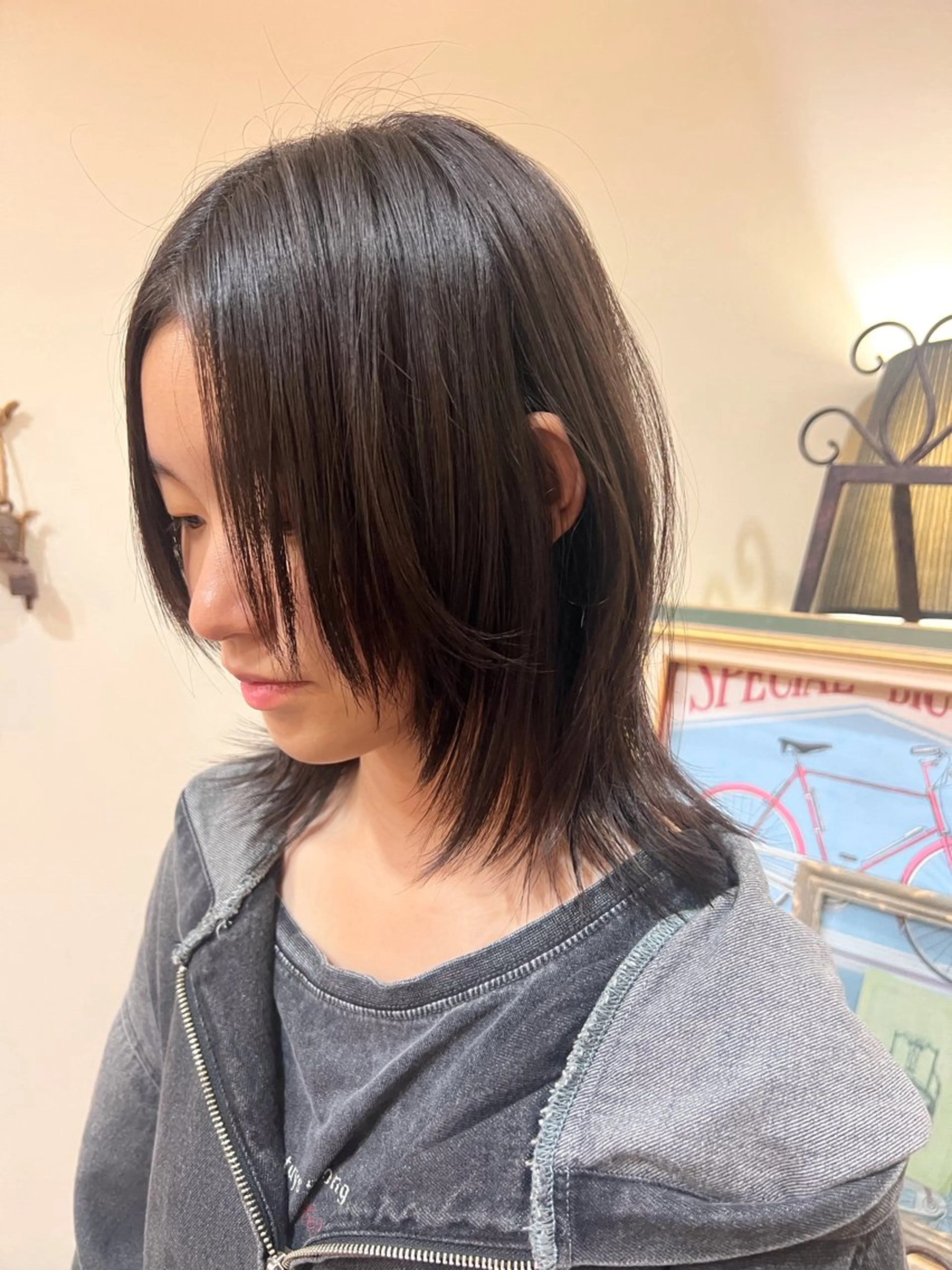 ミディアム ハッシュカット カット 縮毛矯正 トリートメント hair&space velon所属・韓国スタイル🫧 サーシャのヘアスタイル