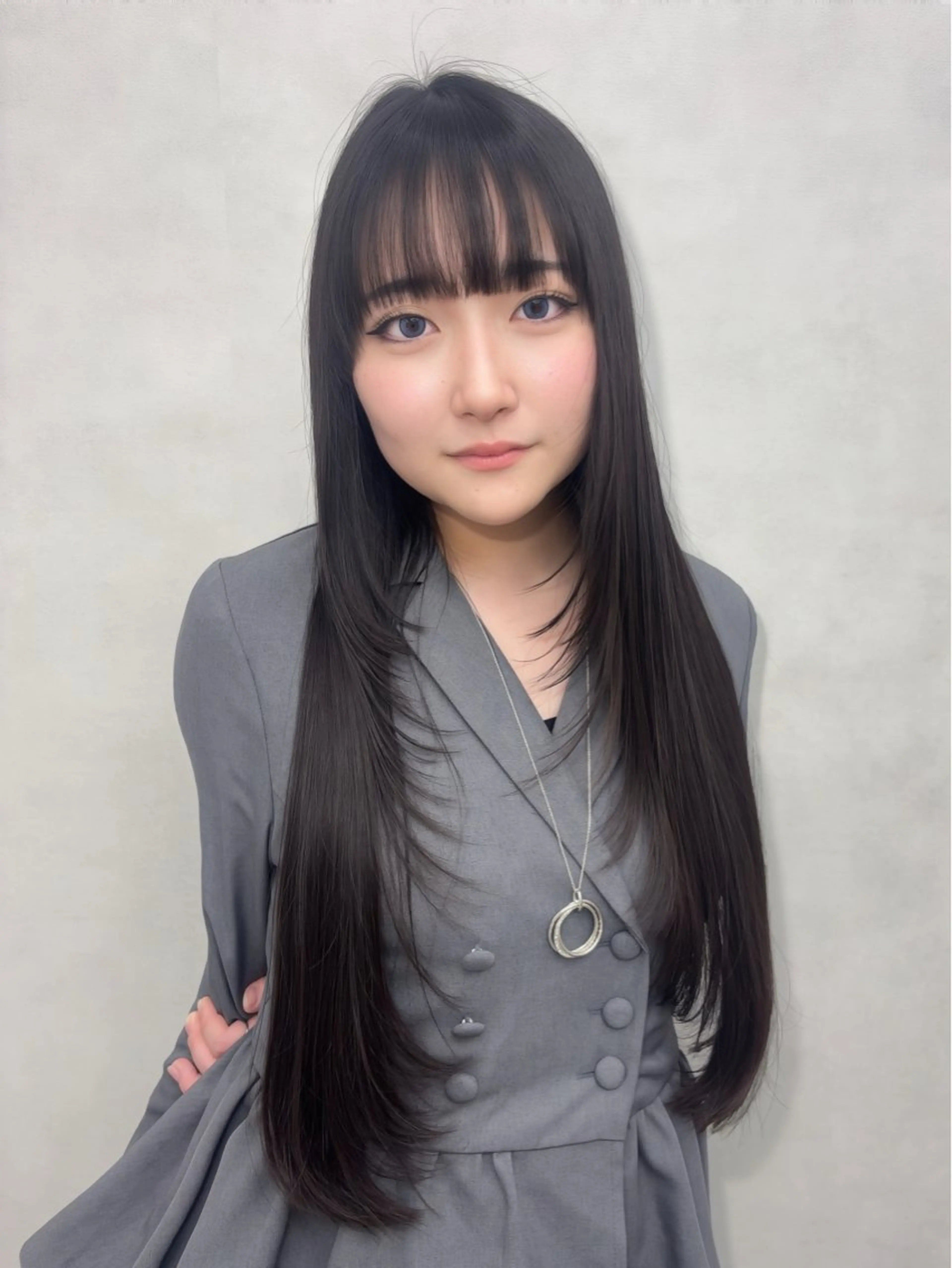 ロング ハイレイヤー レイヤーカット MONA HIYORIのヘアスタイル