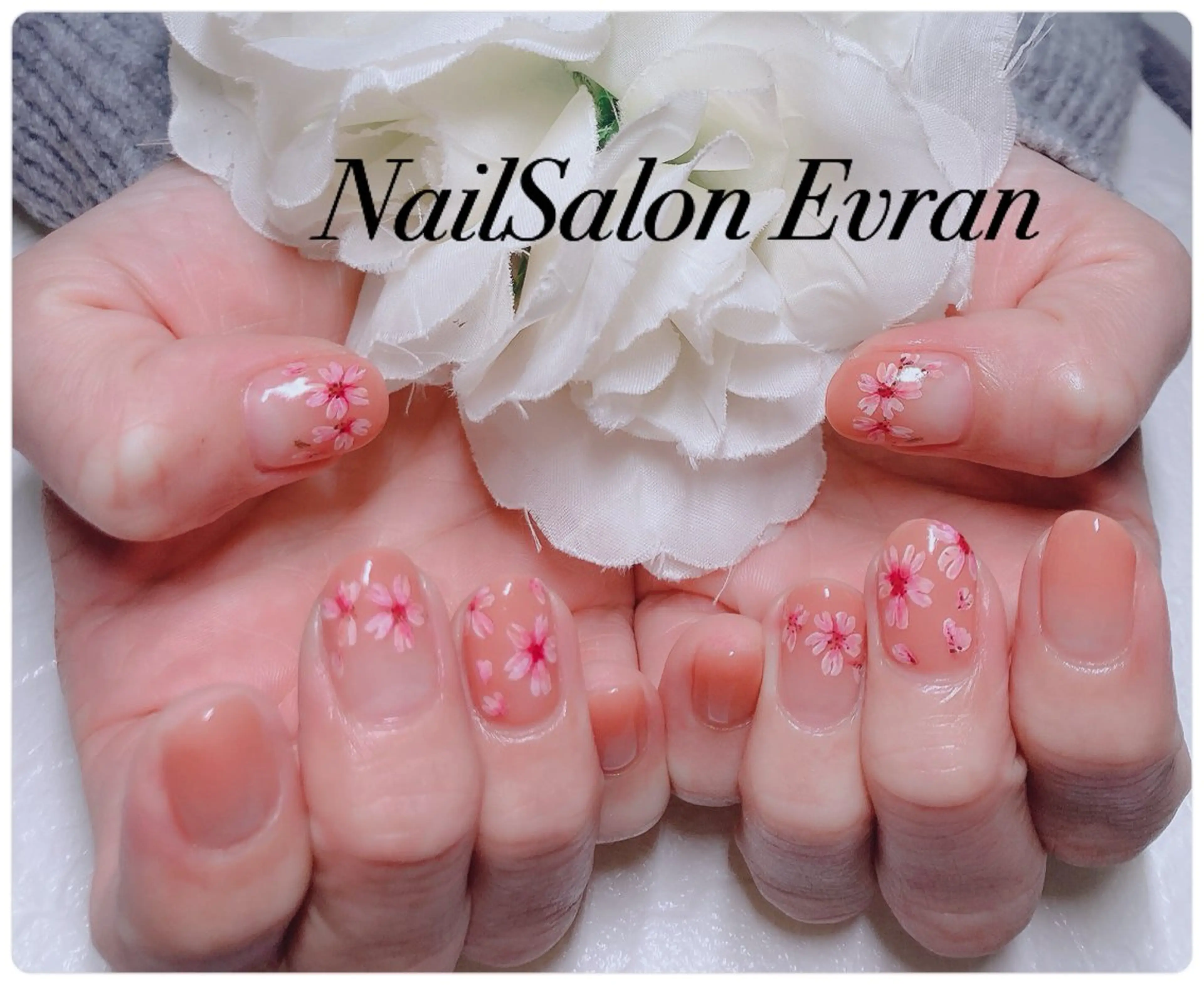 ネイル アートネイル 桜ネイル フレンチネイル マグネットネイル 持ち込み Nail salon Evranのネイルデザイン