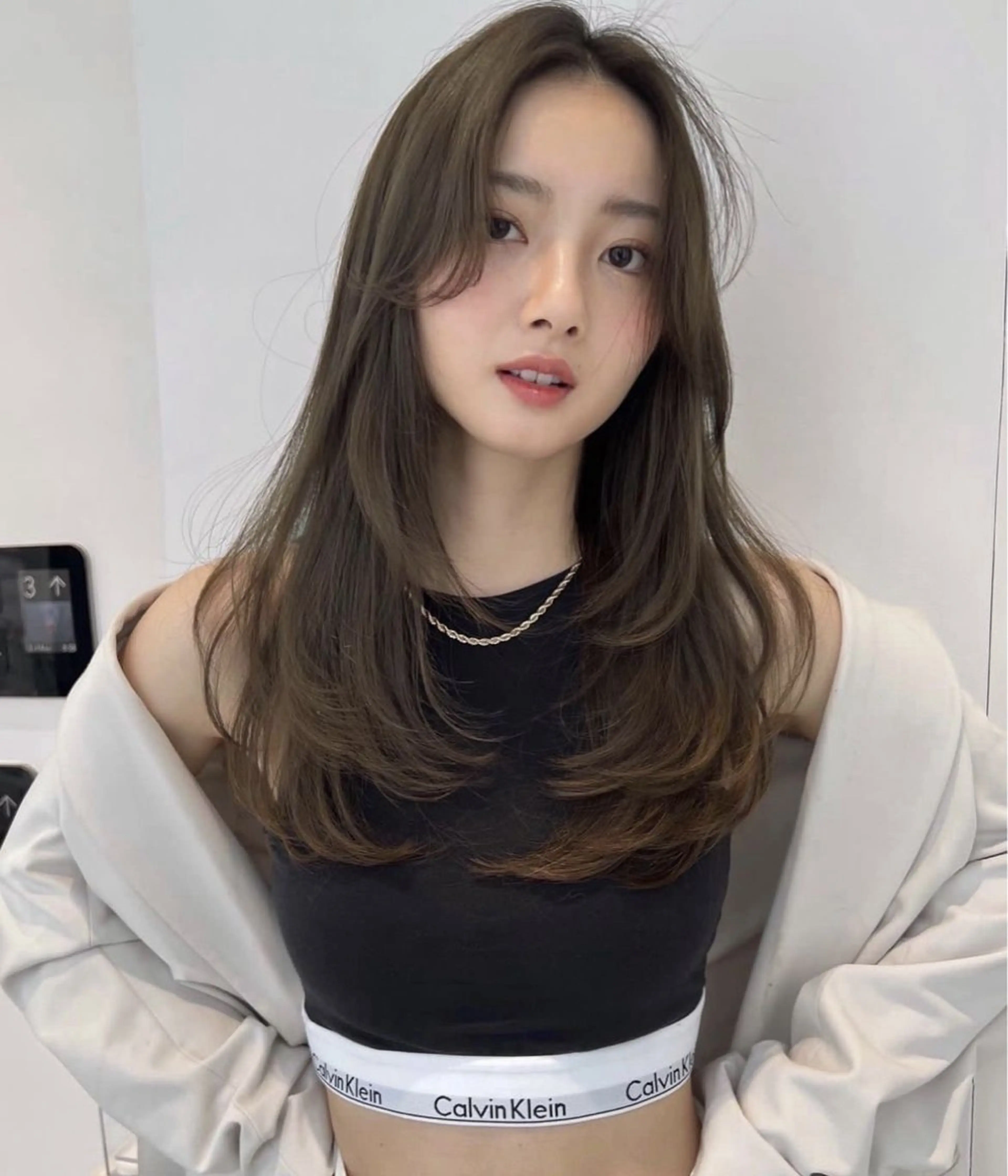 ロング レイヤーカット特化 COA日向のヘアスタイル