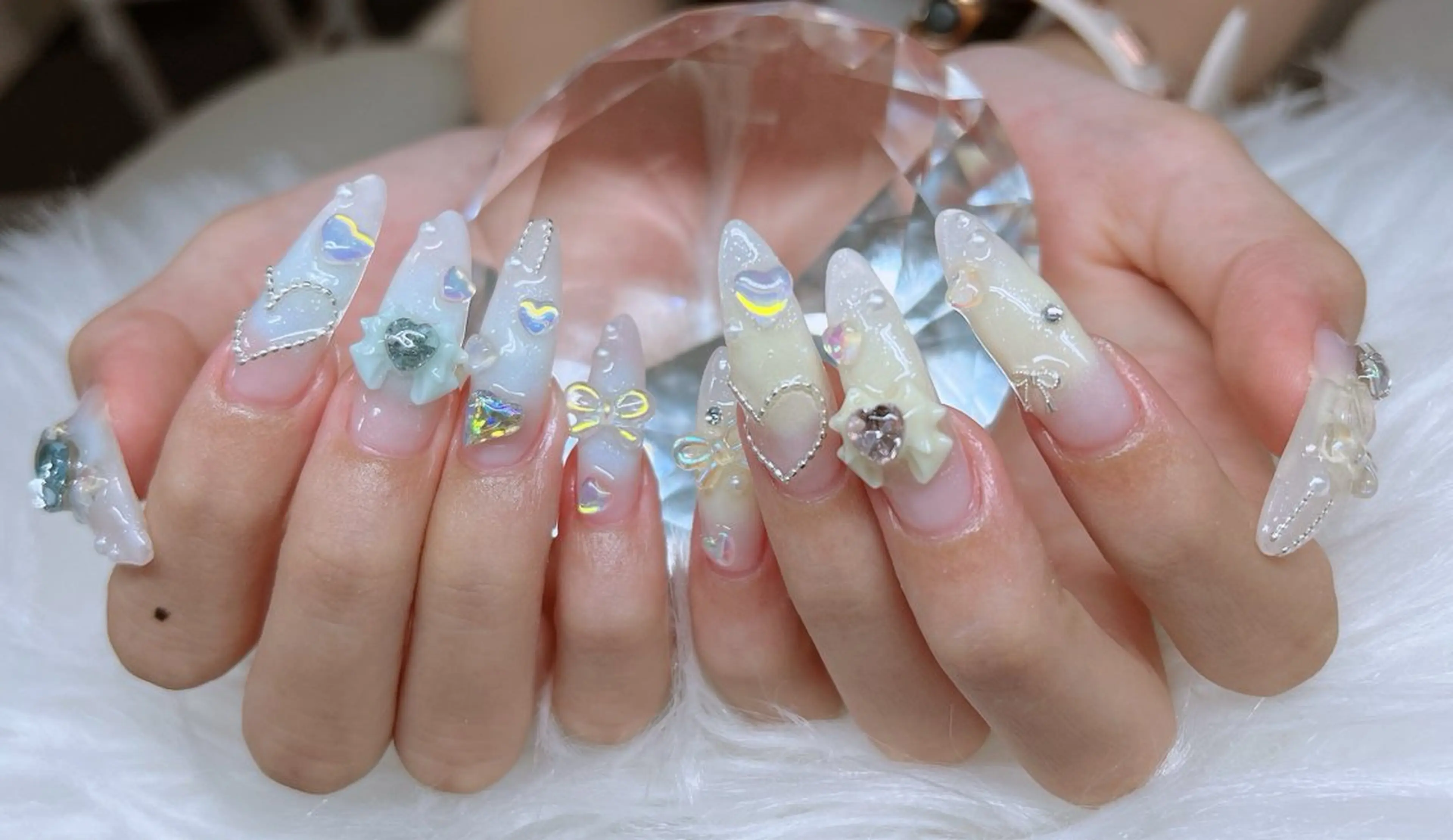 ネイル フットネイル フレンチネイル 韓国ネイル ロングネイル マグネットネイル Lee _nailのネイルデザイン