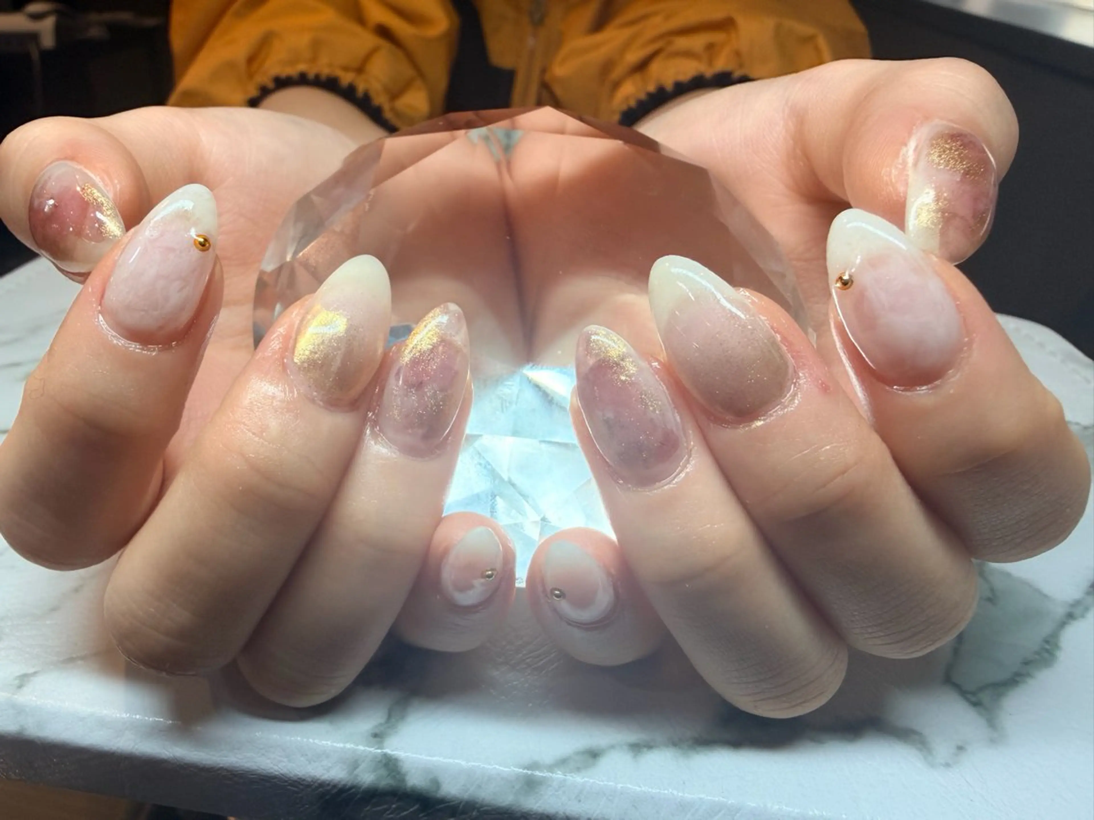 ネイル ニュアンスネイル ハンドネイル 奥野 麗花のネイルデザイン