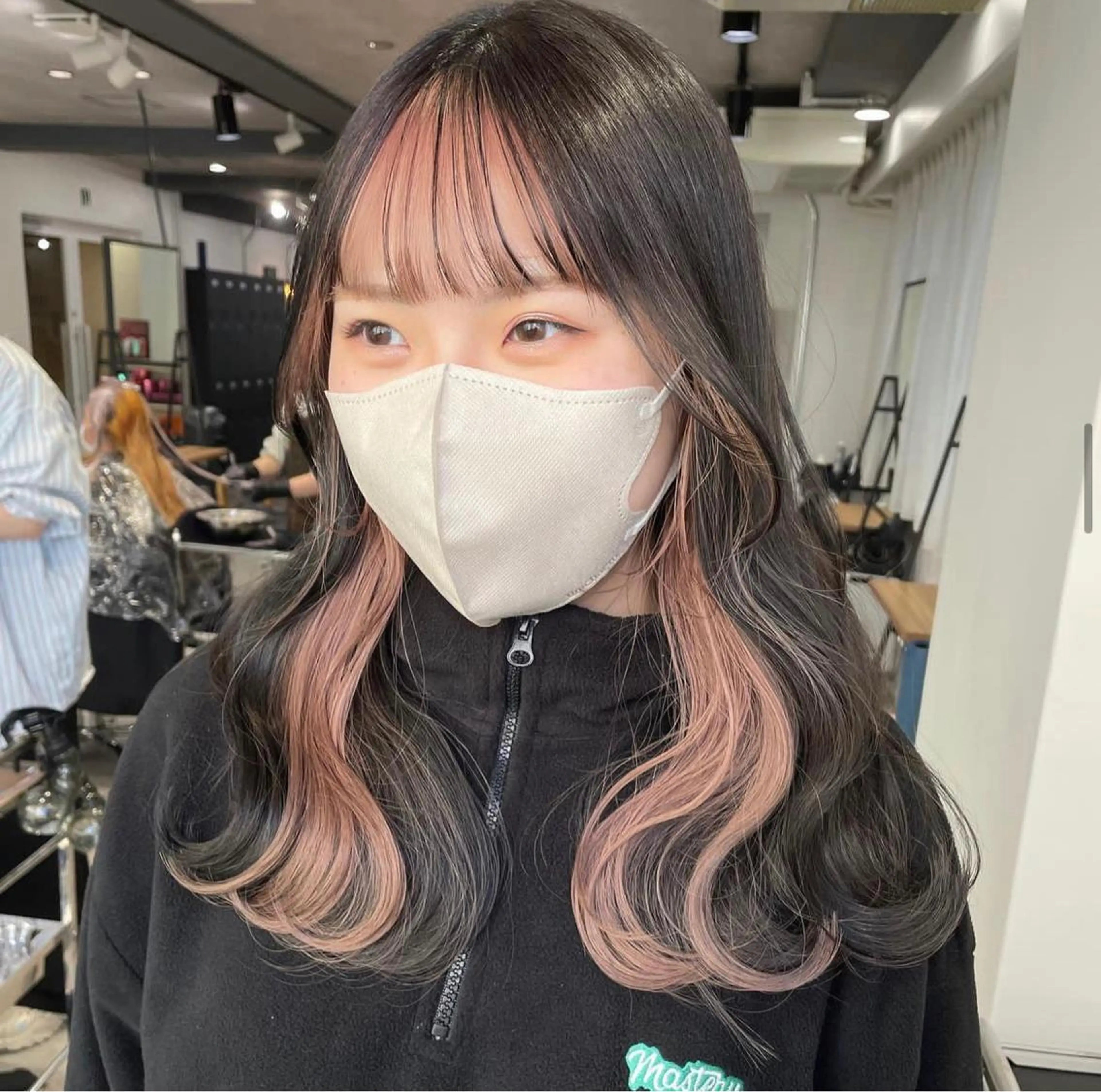 カラー ハイトーンイヤ リングカラー清水隆央のヘアスタイル