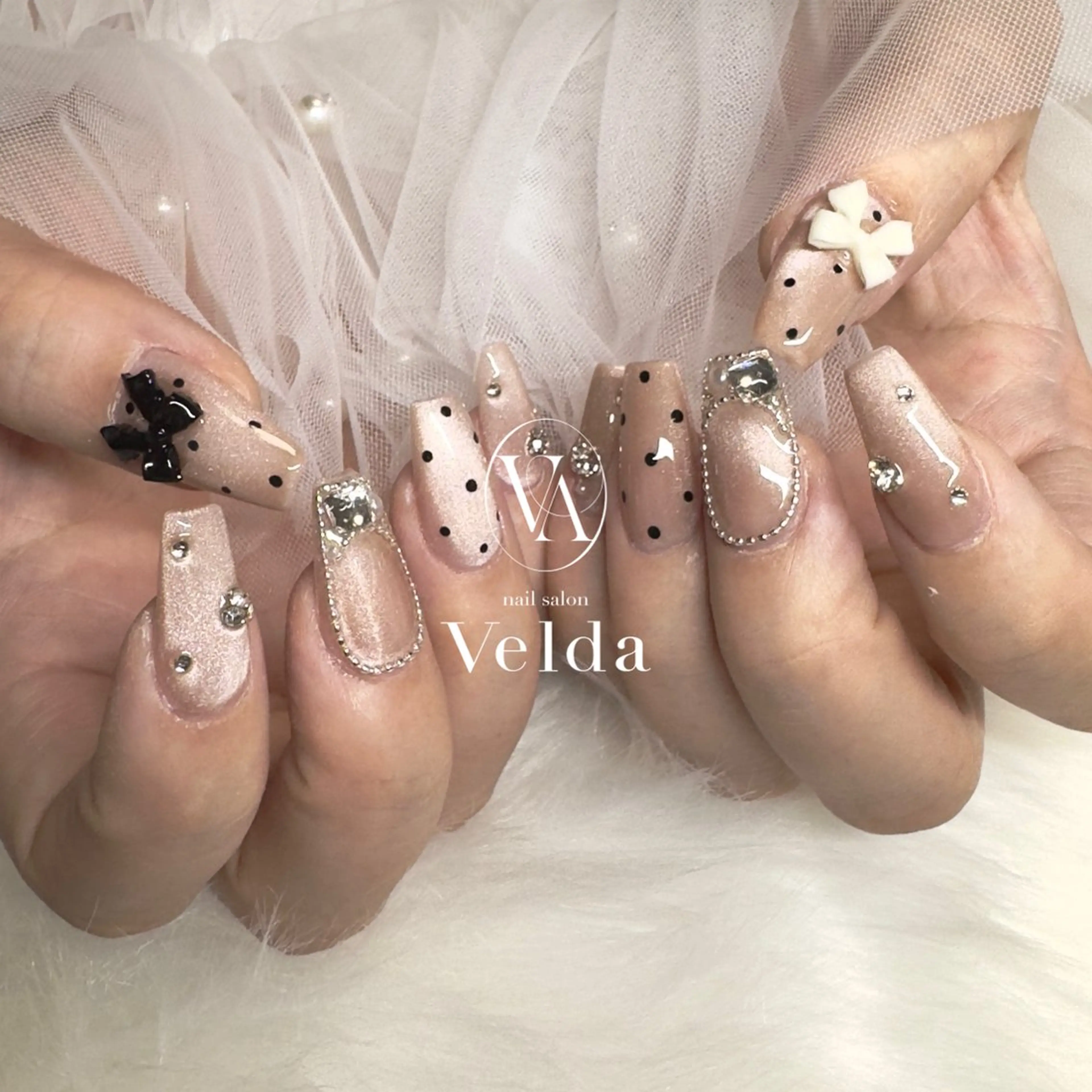 ネイル ドット マグネットネイル マグネットワンカラー ワンカラーネイル 💎Rina 💎のネイルデザイン