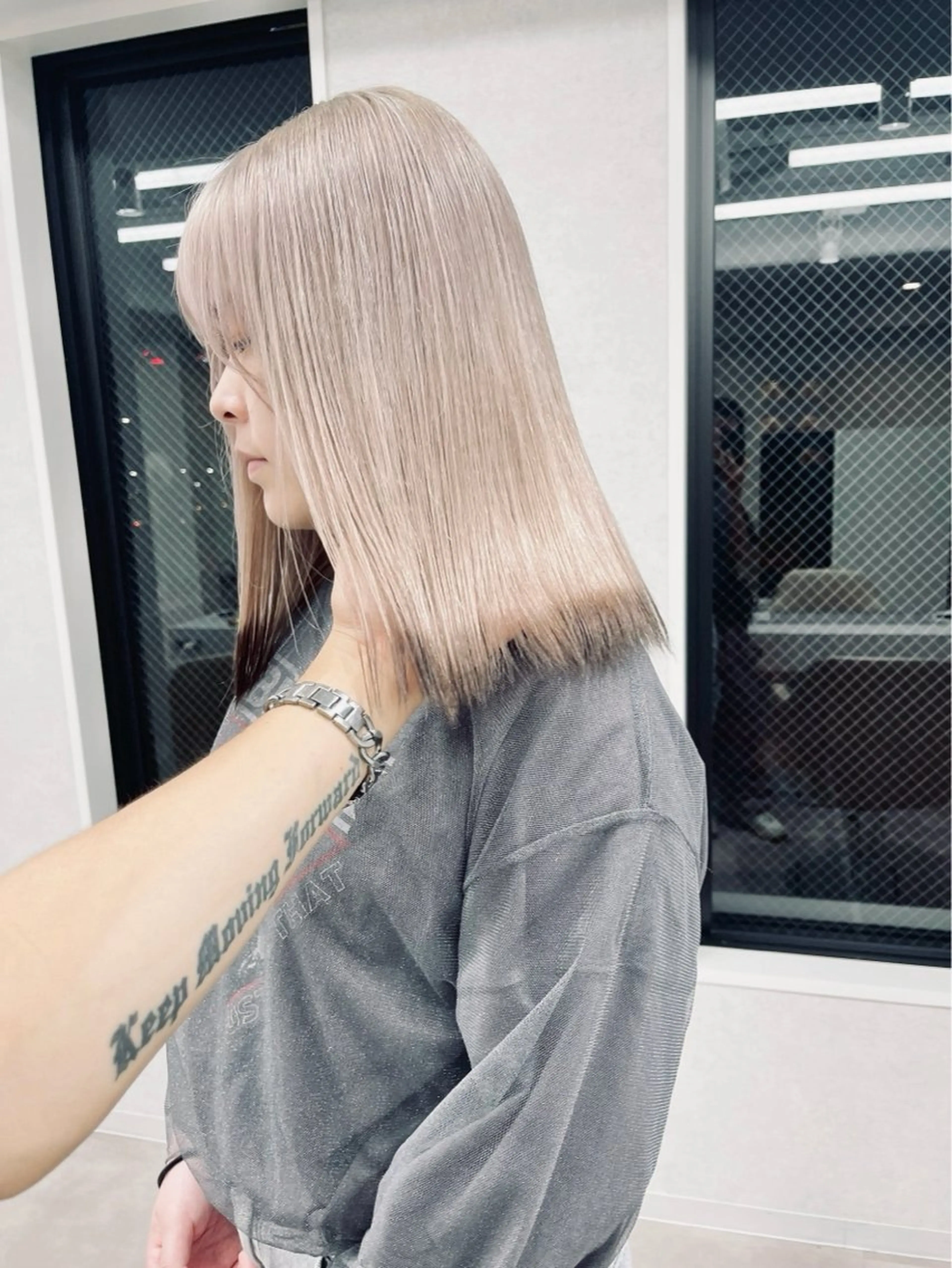 カラー ブリーチ/ ハイトーン/森 裕斗のヘアスタイル