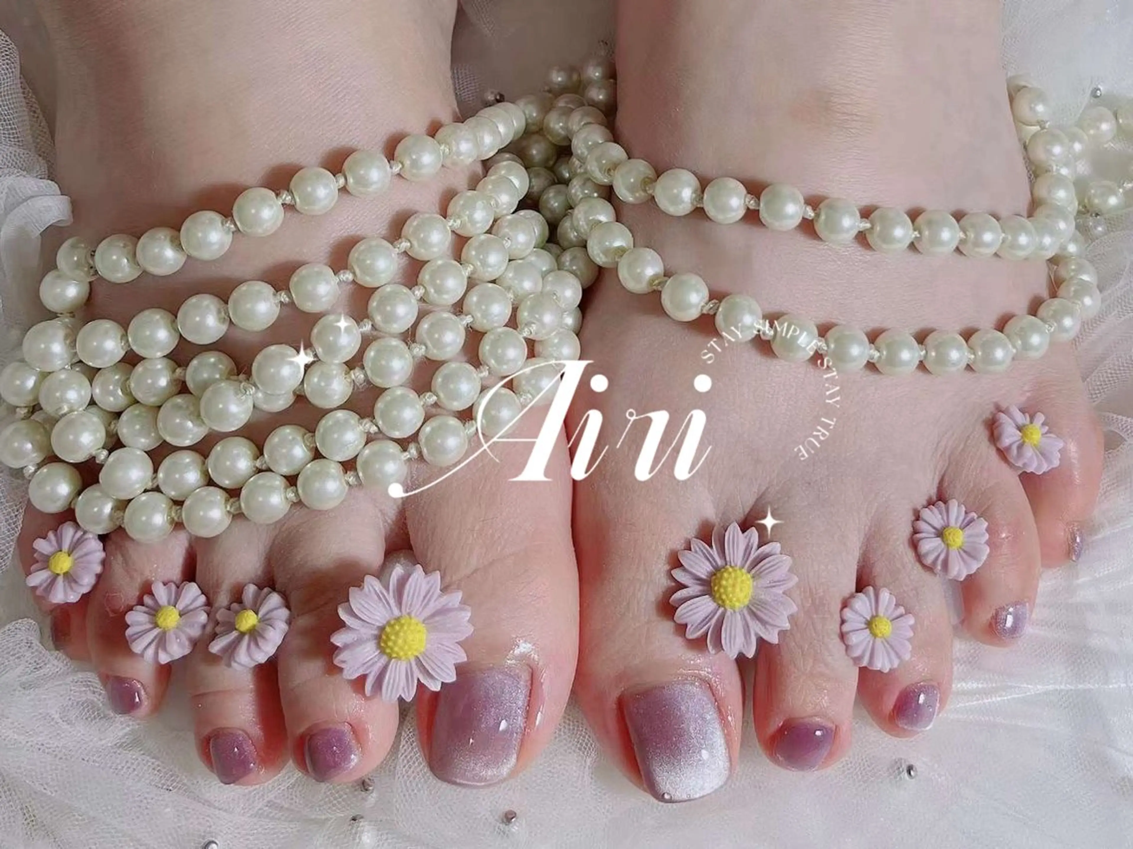 ネイル 桜ネイル フットネイル ジェルネイル 韓国ネイル ラメ(グリッター) フットネイル ネイルサロンAiri 長さ出し·シンプルのネイルデザイン