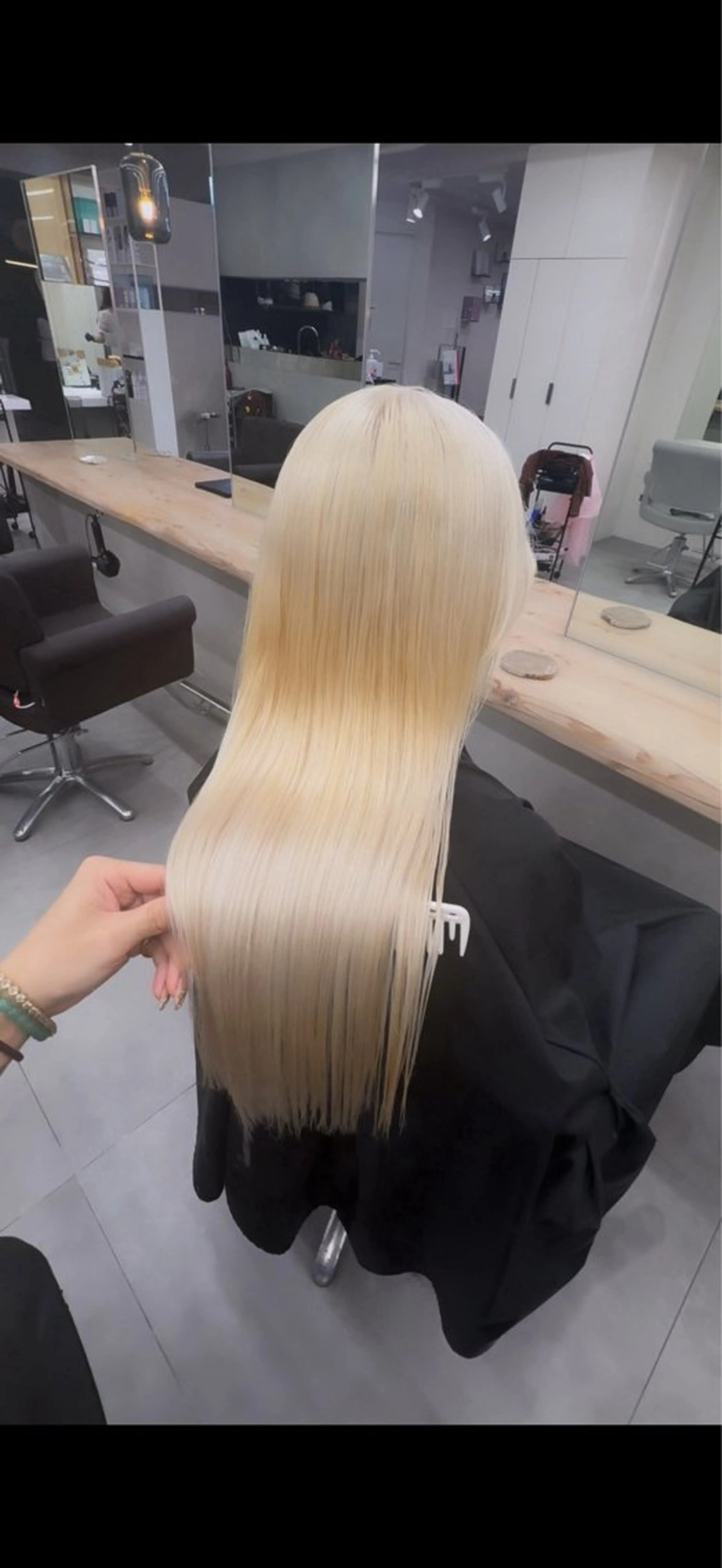 ロング カラー ブリーチ 抜きっぱなしブロンド La fith hair川崎所属・✨ ラフィス川崎✨ しゅけ/カラー特化のヘアスタイル