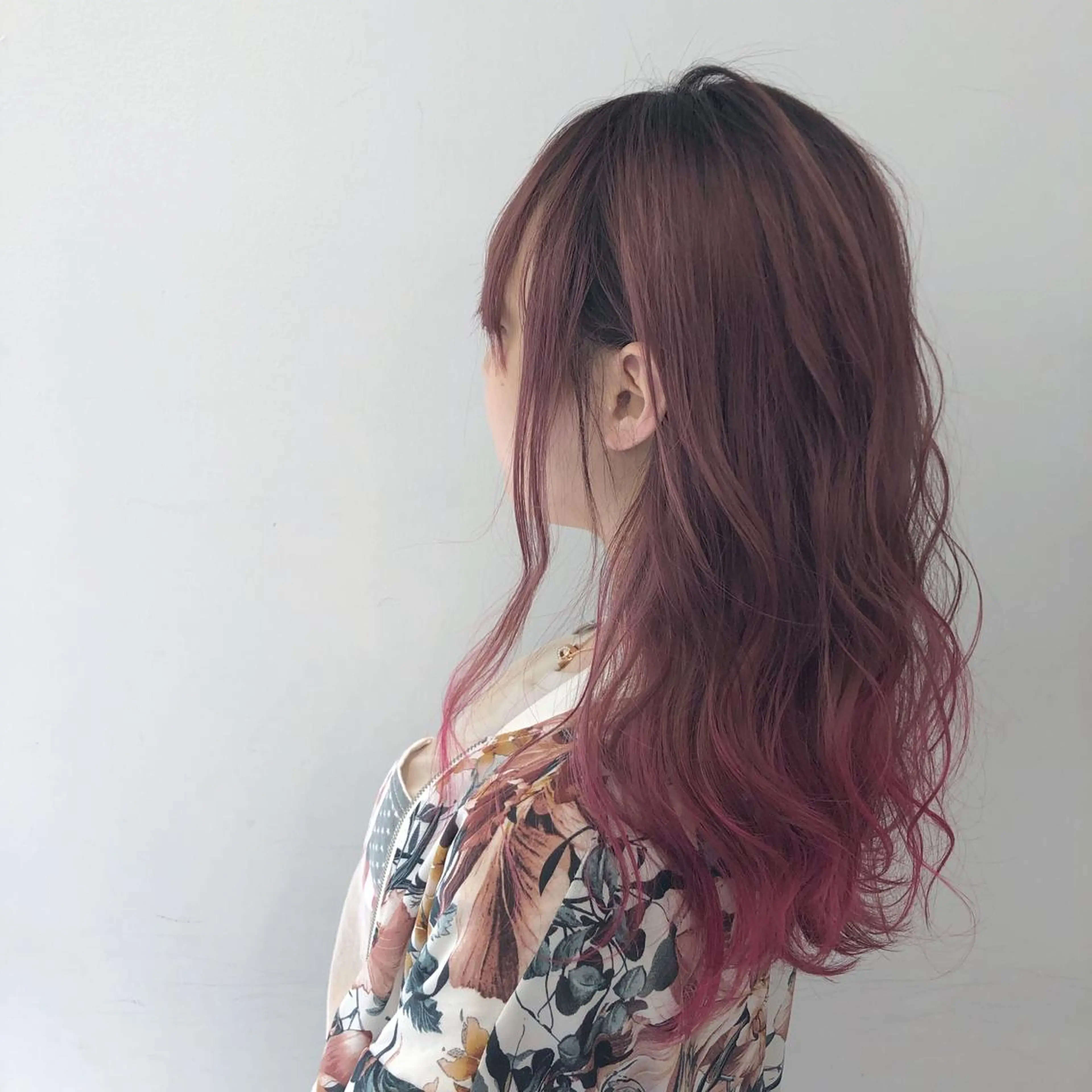 ロング カラー 渡邊 唯のヘアスタイル