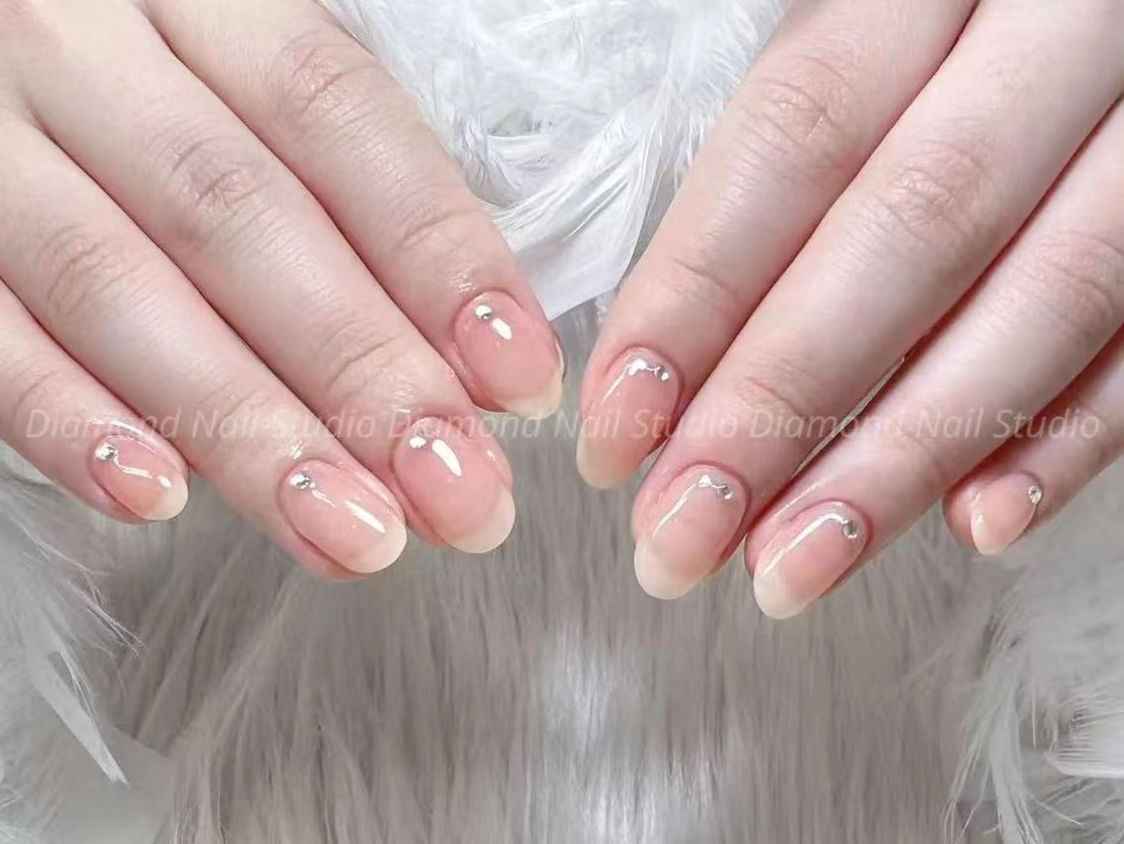 ネイル アートネイル オーロラネイル ガーリー キラキラネイル 韓国ネイル ハンドネイル ハンドケア Plenty 🚢のネイルデザイン