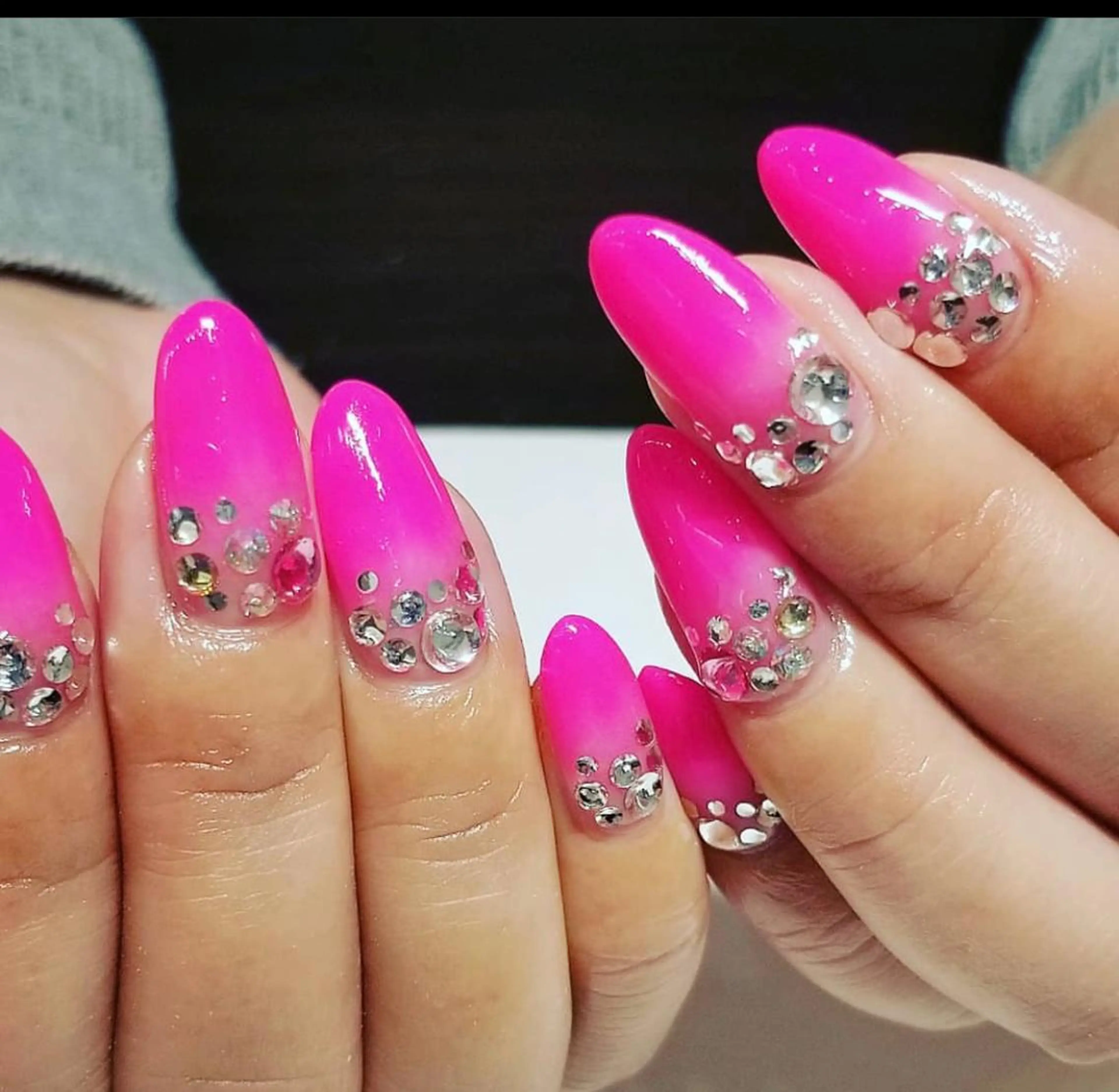 メンズ ネイル グラデーション キラキラネイル ストーンネイル Chérinail 爪のお手入れのネイルデザイン