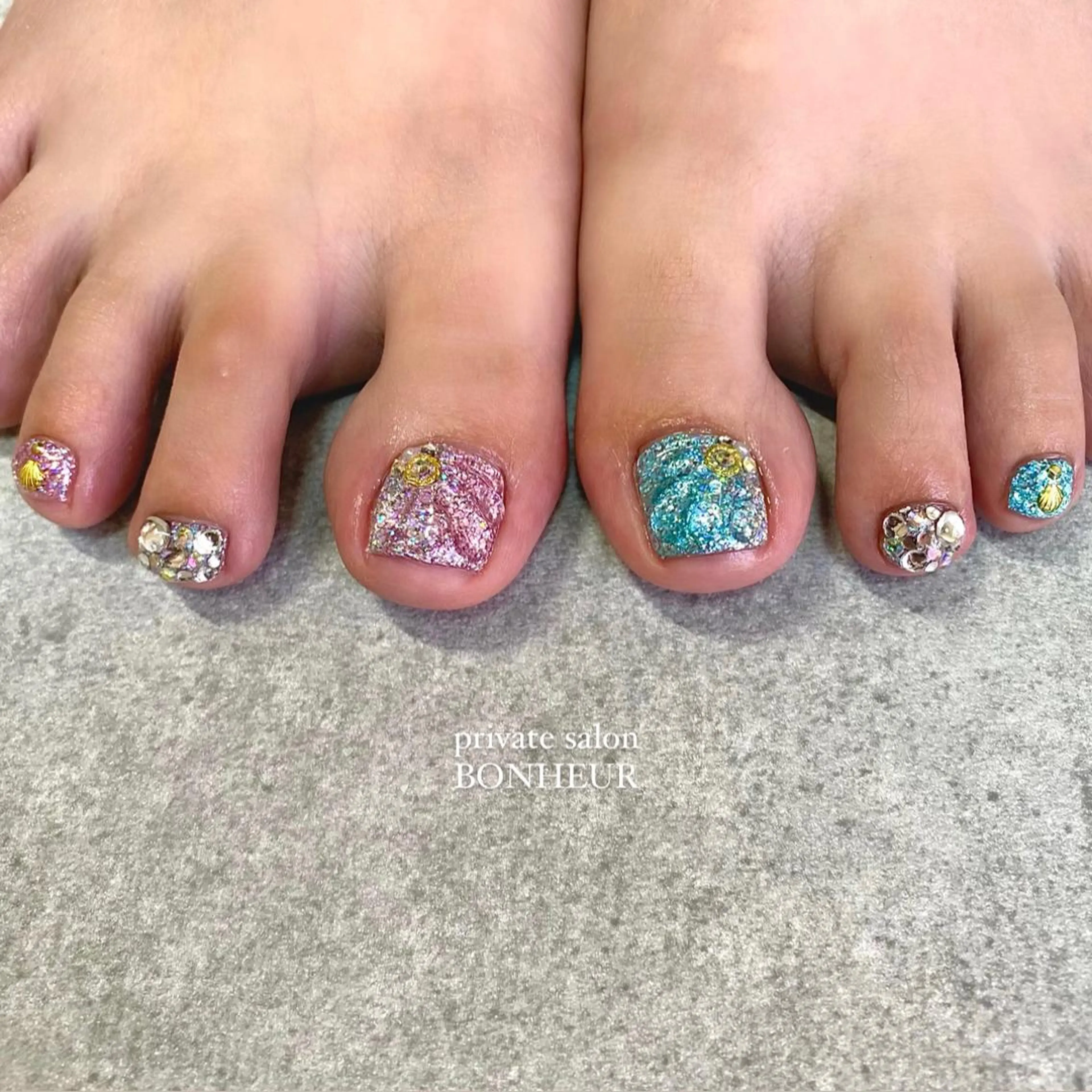 ネイル フットネイル BONHEUR Annaのネイルデザイン