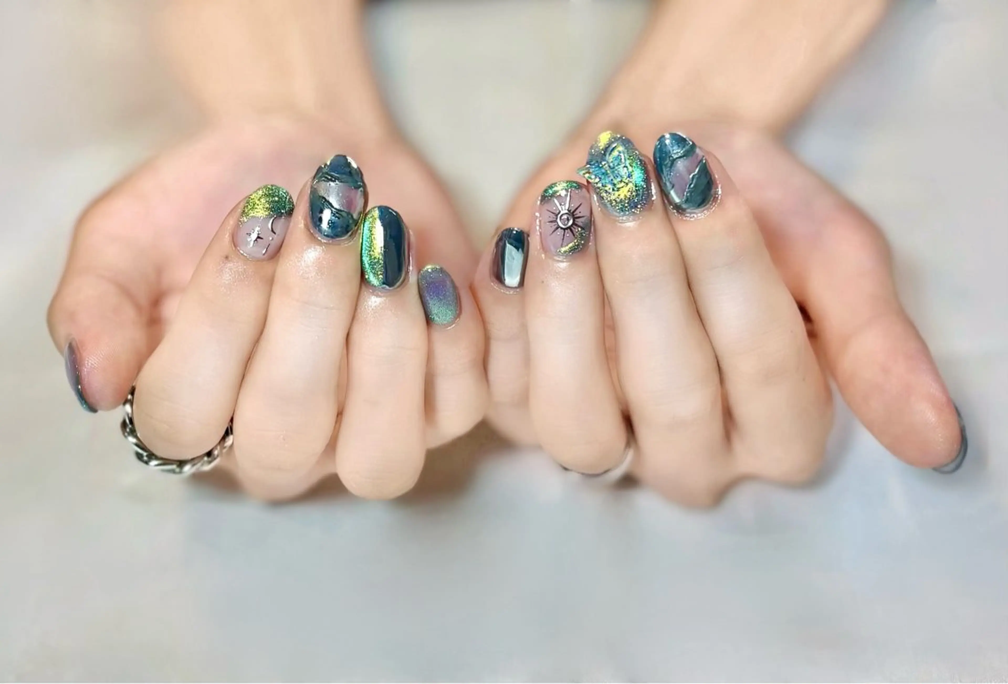 ネイル グリーン マグネットネイル メンズネイル 夏ネイル 【chatnoir】 MIYUのネイルデザイン