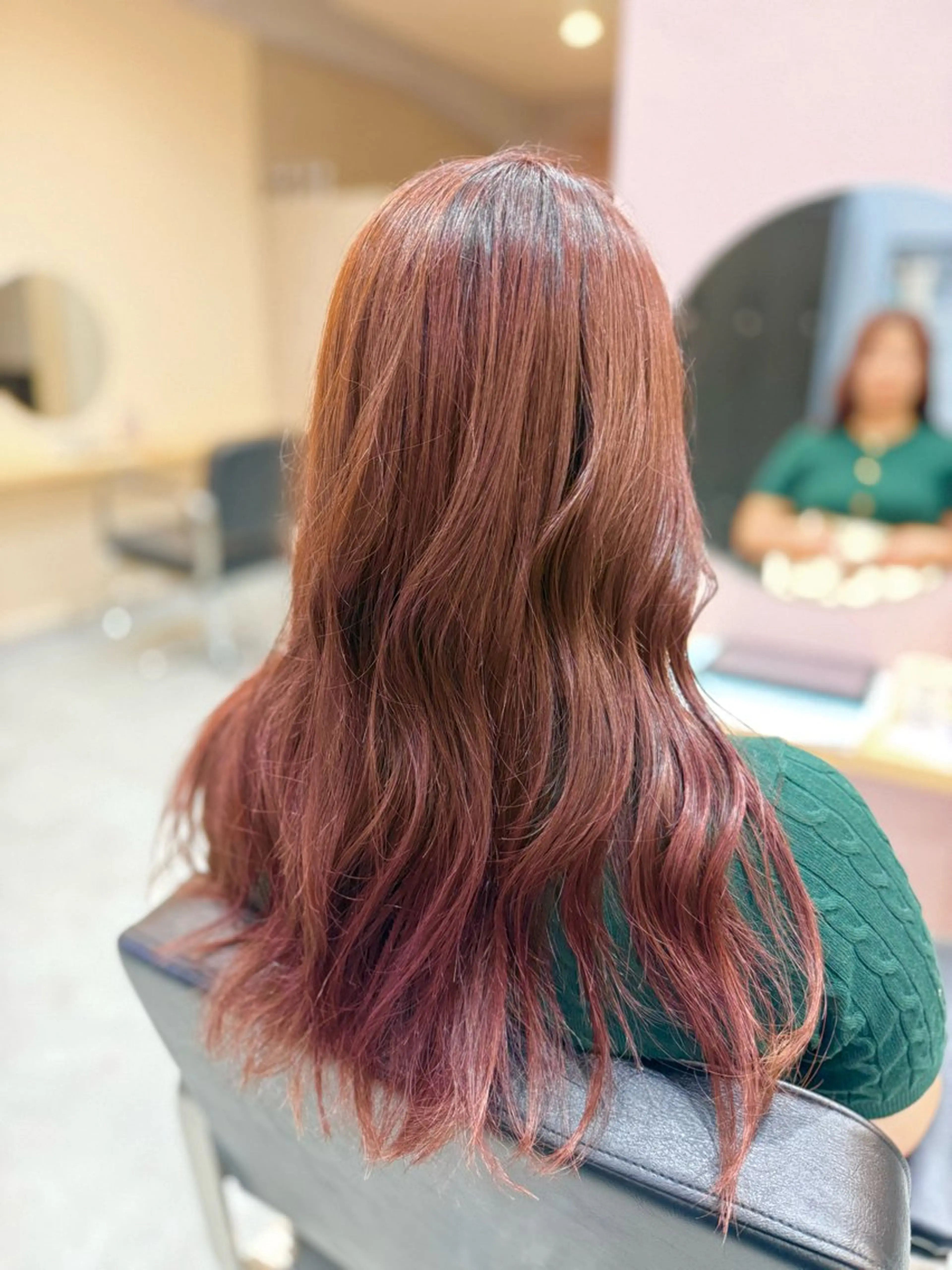 ミディアム カラー ブリーチ ピンクカラー 髪質改善 切りっぱなしボブ/ 💫ボブレイヤーのヘアスタイル