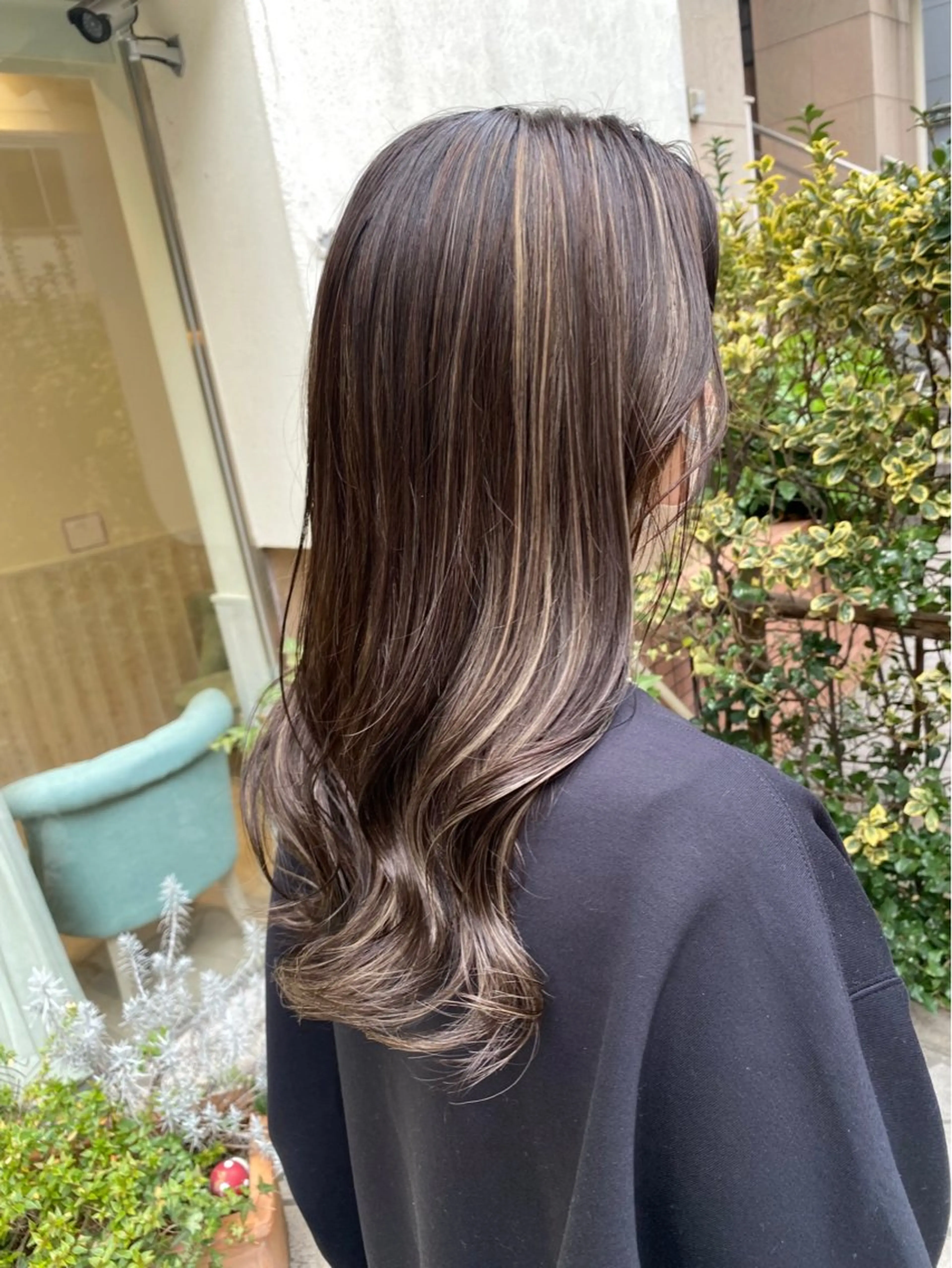 ロング 透け感カラー🌿 小島 りなのヘアスタイル