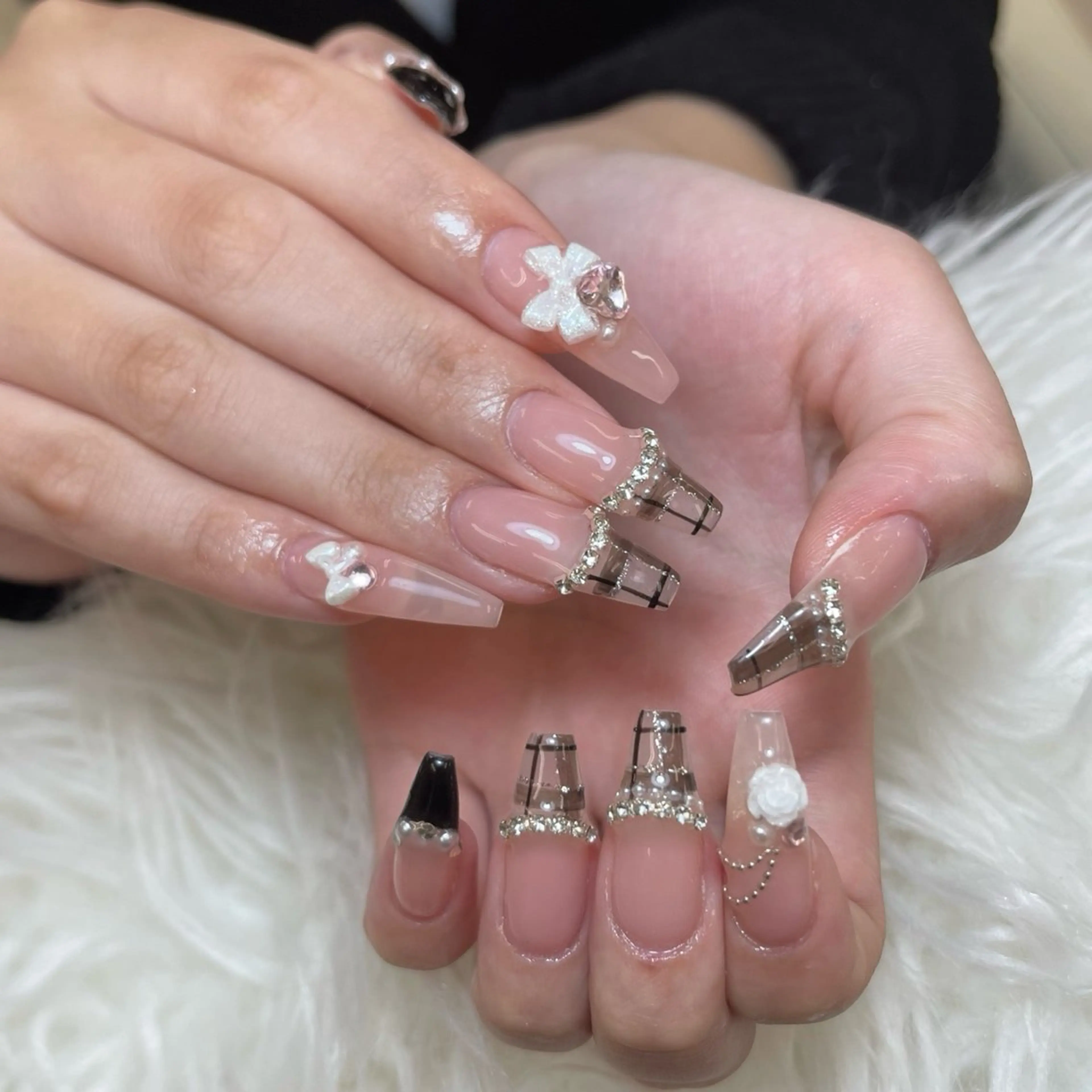 ネイル フレンチネイル グラデーション キラキラネイル 韓国ネイル マグネットネイル HIKARIHANA NAILのネイルデザイン