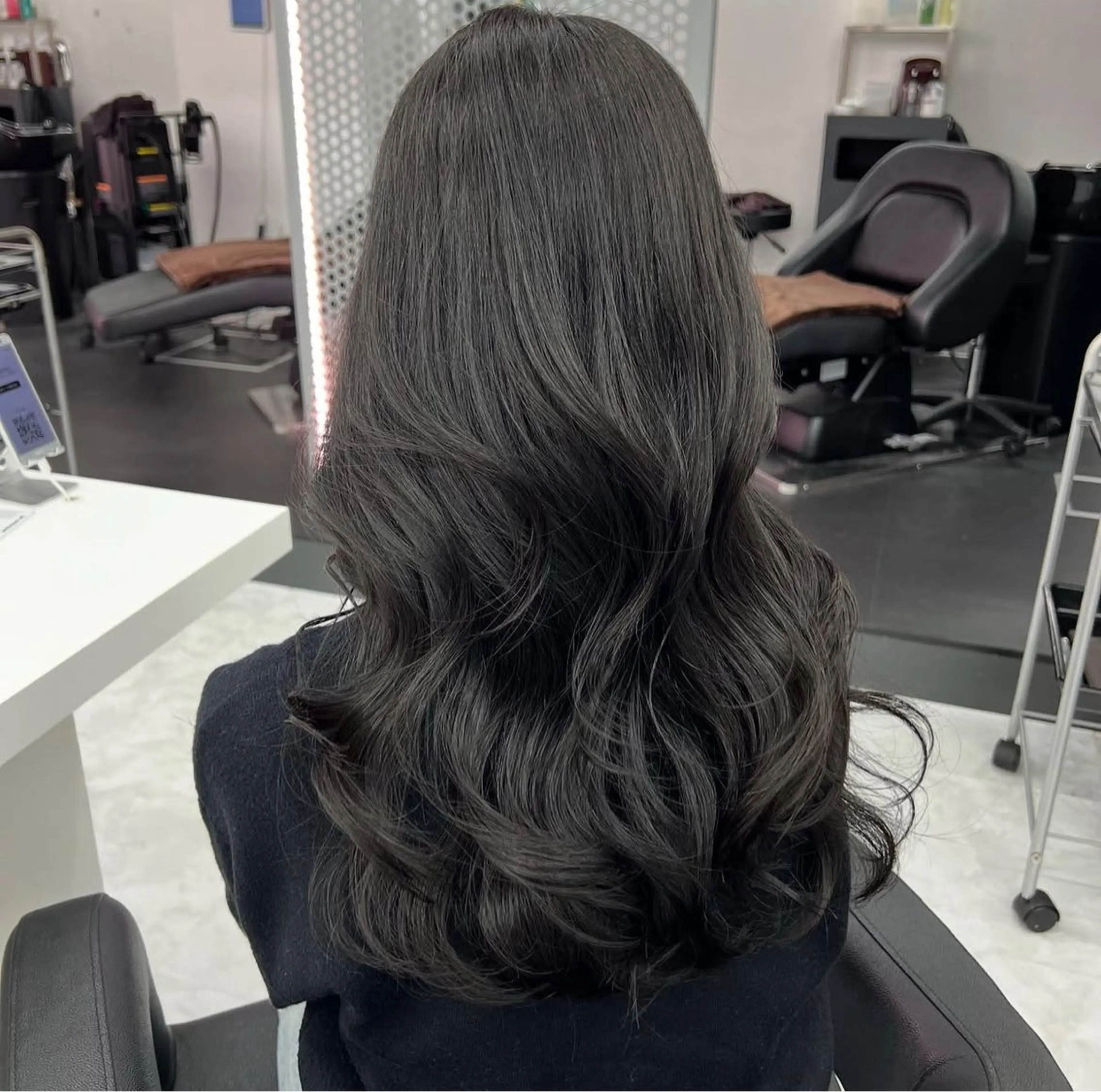 ロング カラー ヘアアレンジ カット ヘアカラー トリートメント ヘッドスパ ヘアセット 透明感×韓流ハイ トーン🫧RYUTAのヘアスタイル