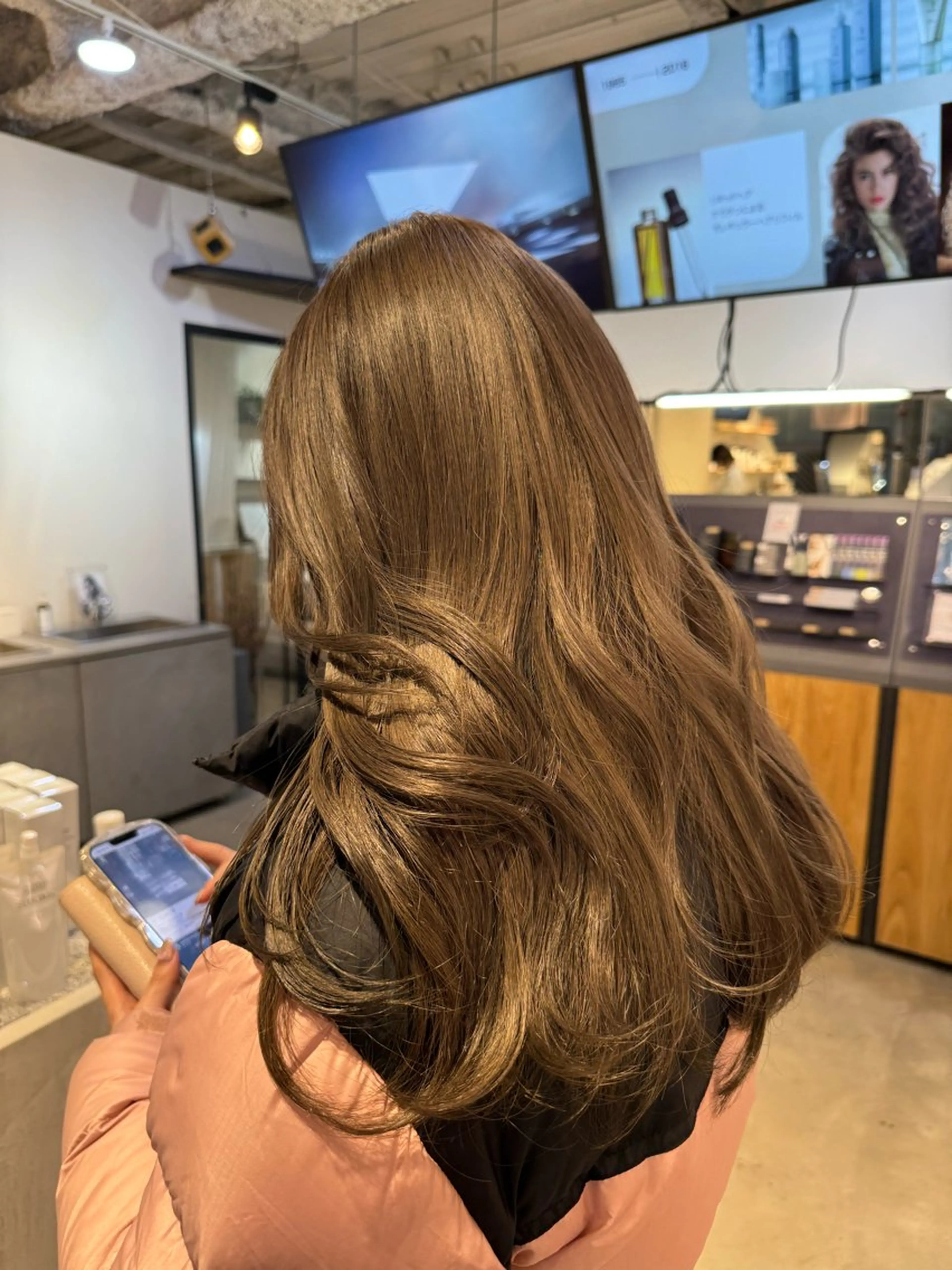 ロング SEAM所属・詩音 ／札幌美容師のヘアスタイル