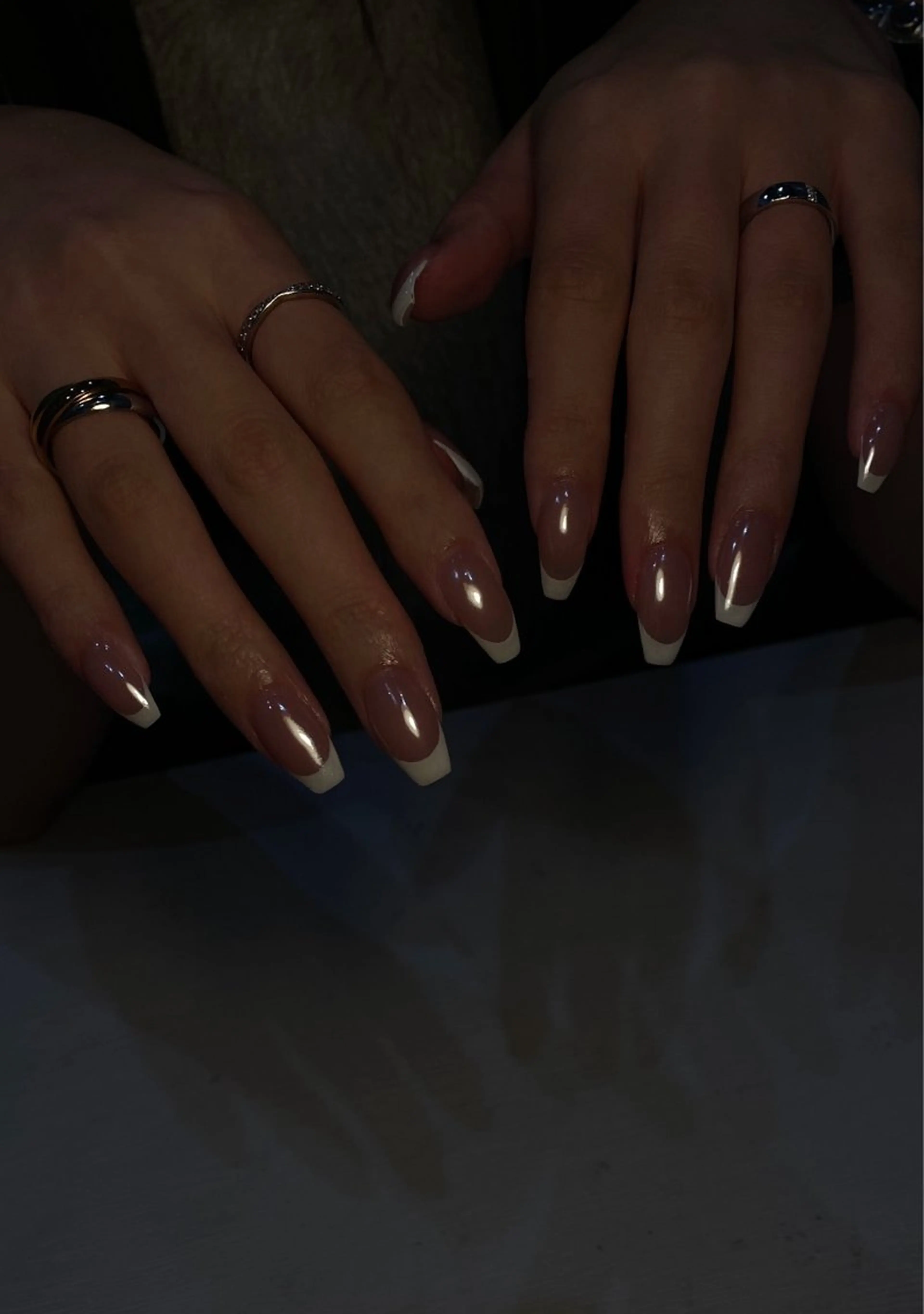 ネイル オーロラネイル ホワイト ハンドネイル ハンドケア 渡邉あい/青山/ simpleのネイルデザイン