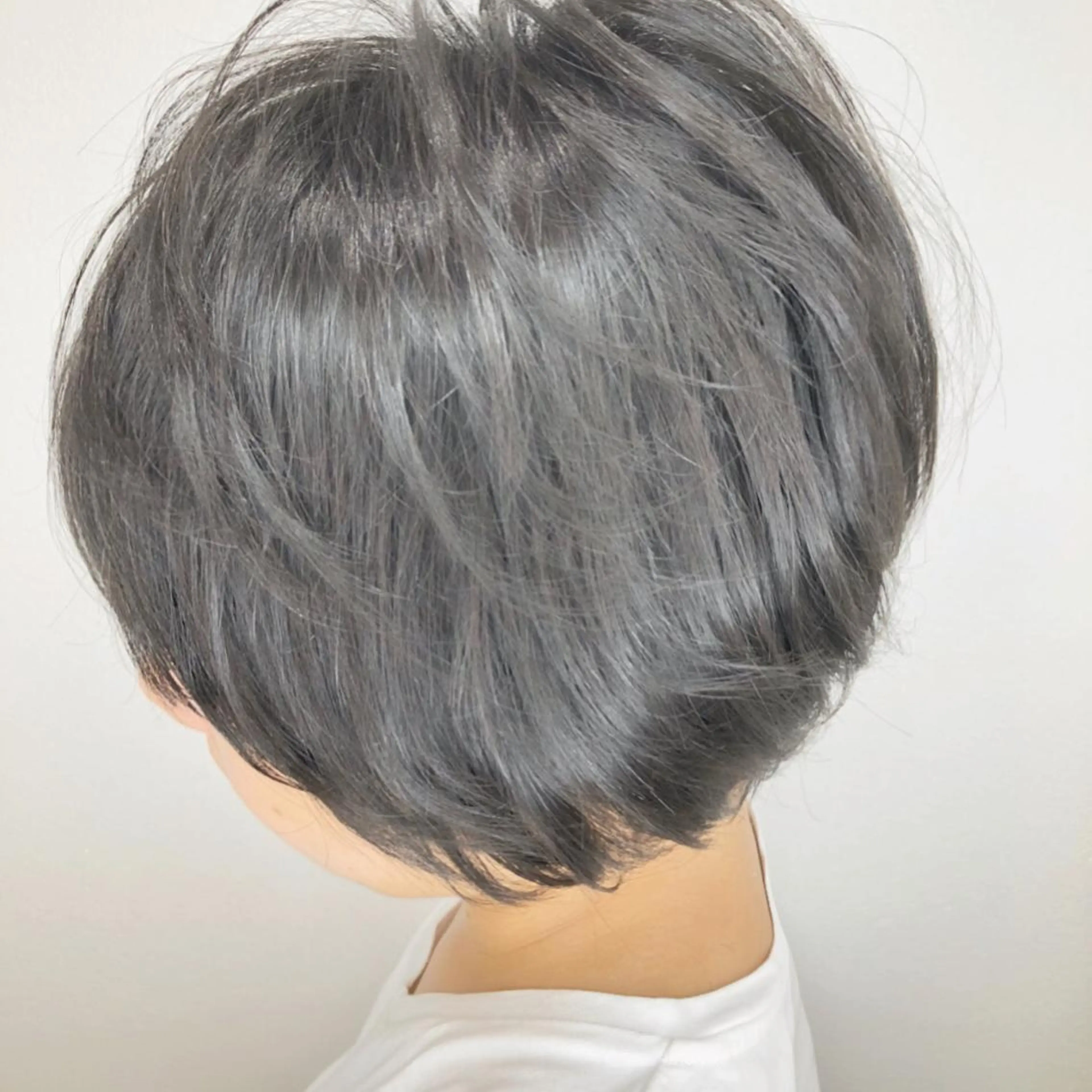ショート カラー ショートボブ ハンサムショート ボブ ショートヘア 小顔カット ヘアカラー トリートメント ヘッドスパ 上田 篤史のヘアスタイル