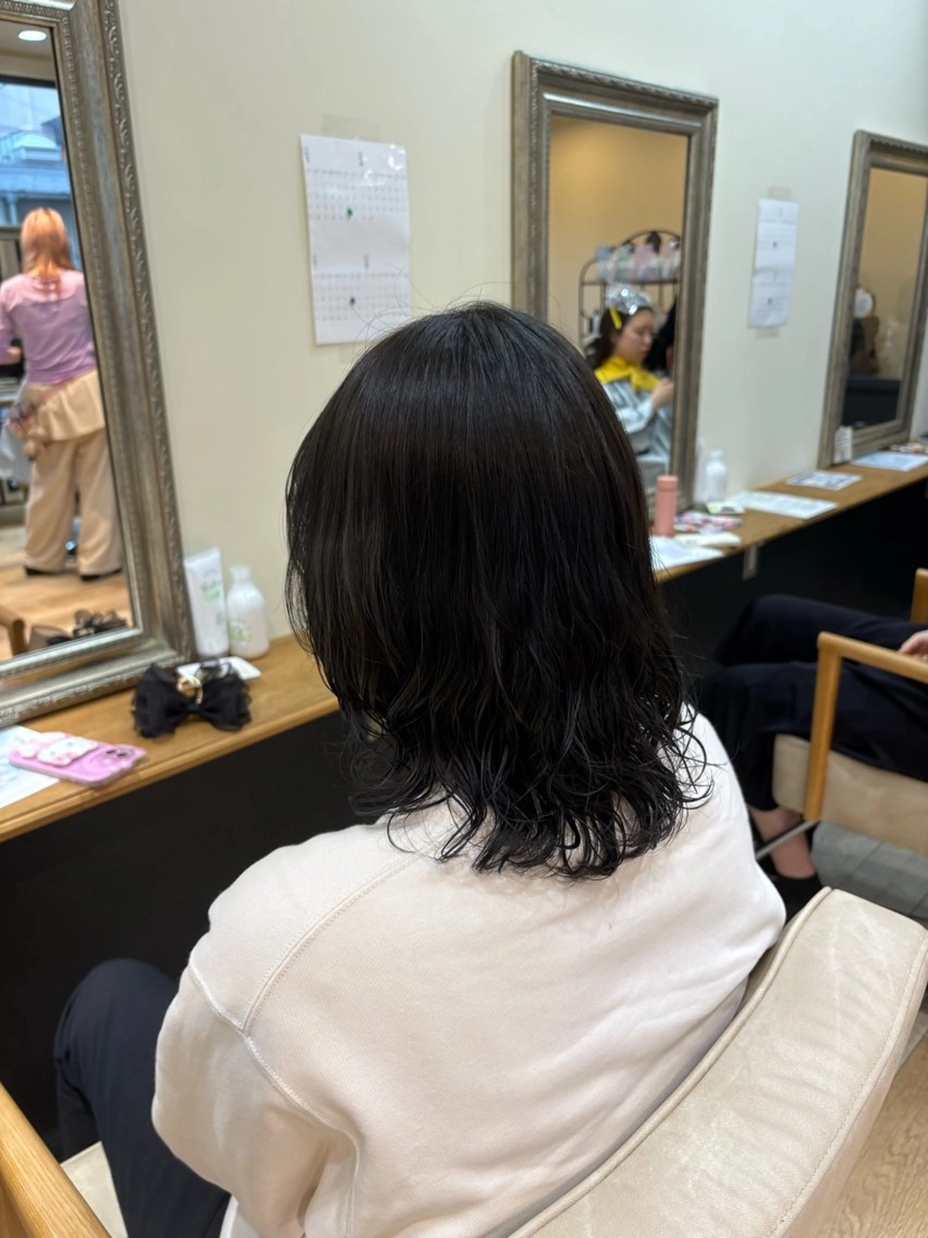 カラー ヘアカラー トリートメント しおり🍬 KOKORO🤍のヘアスタイル