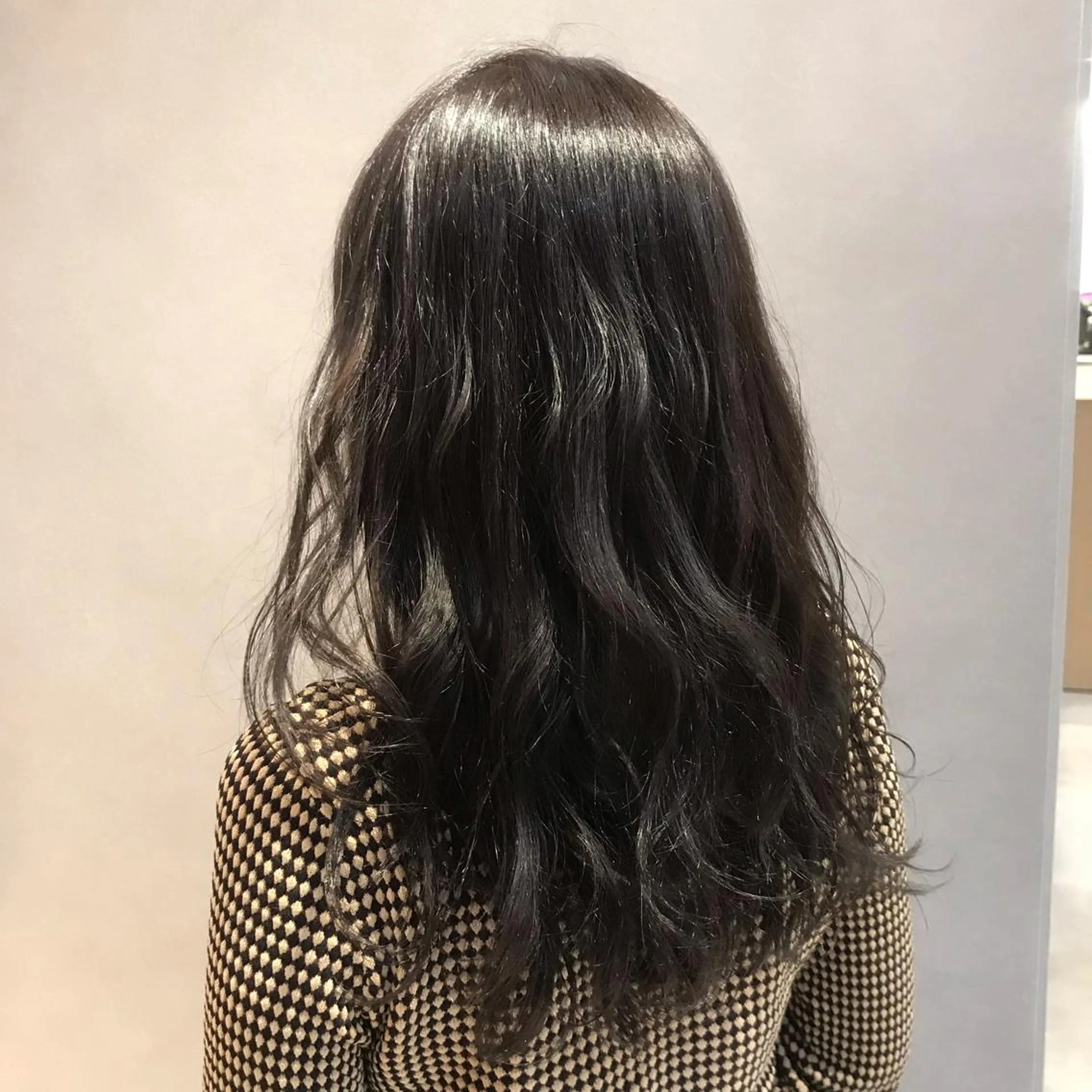 ロング カラー アッシュ ラベンダーカラー ラベンダーアッシュ 土佐 優奈のヘアスタイル