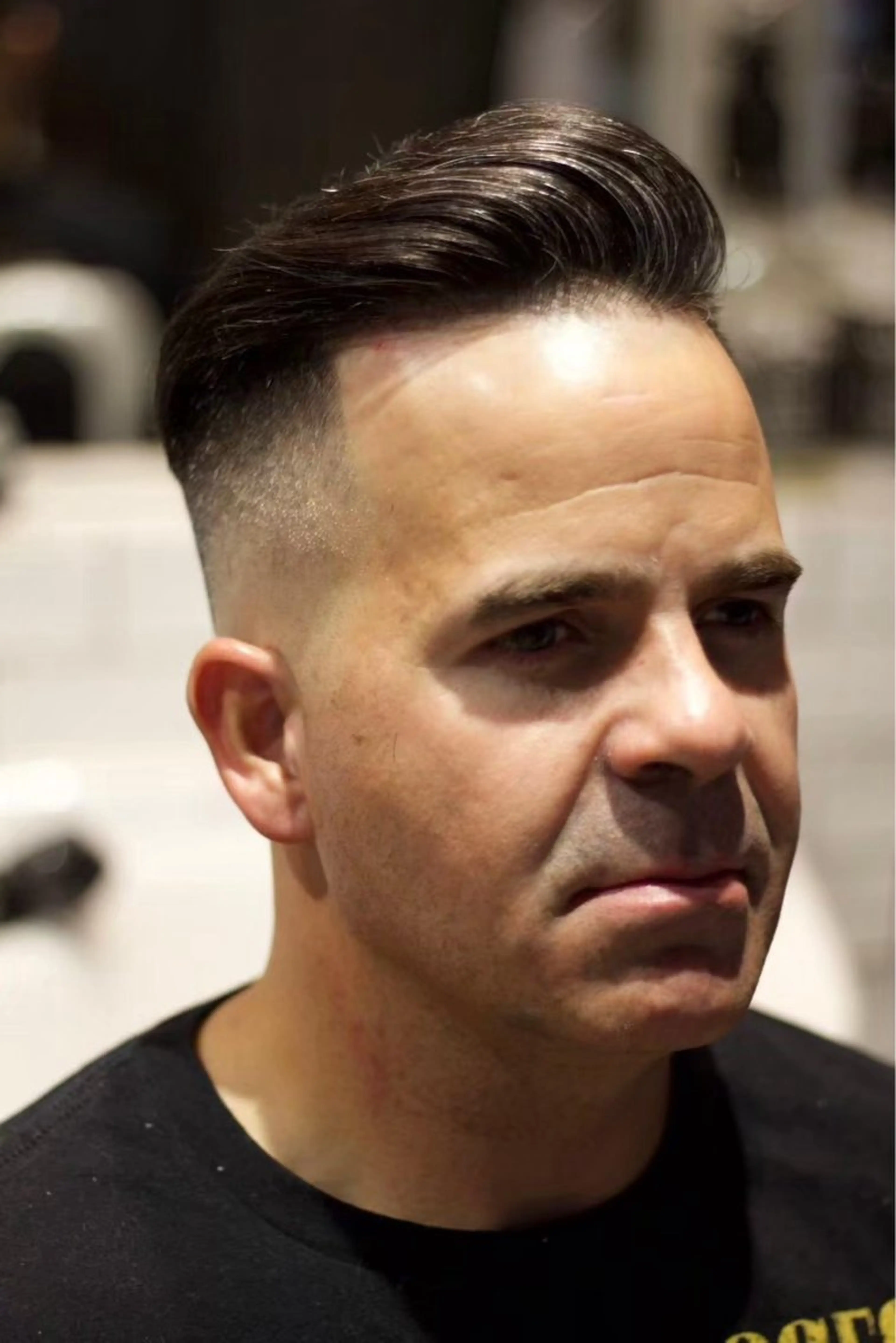 ショート メンズ メンズブリーチ フェードカット メンズパーマ スキンフェード スパイキーショート 名郷 偉織　　メンズカットのヘアスタイル