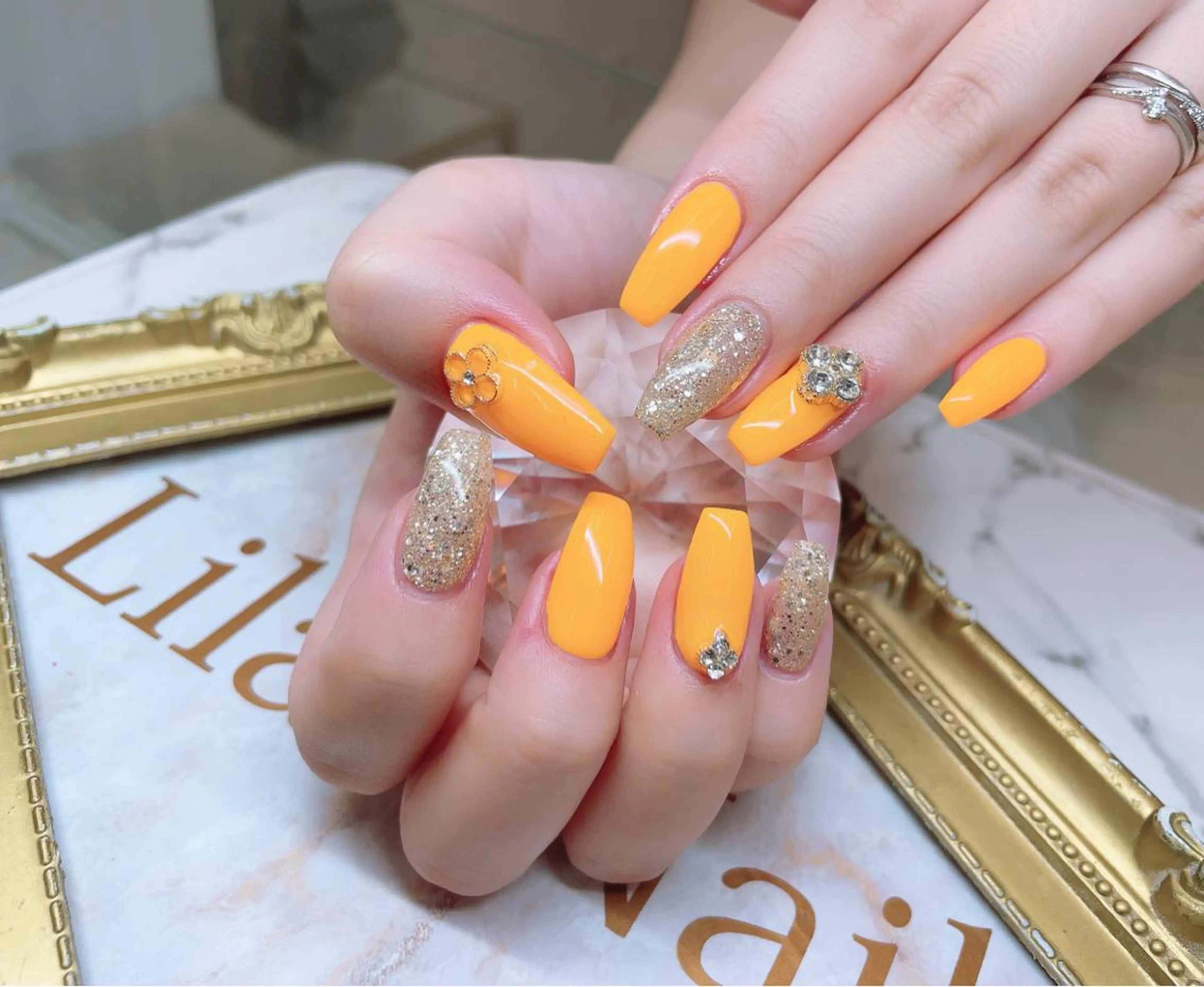 ネイル ジェルネイル ハードジェル キラキラネイル ラメ(グリッター) ロングネイル Lilas Nailのネイルデザイン