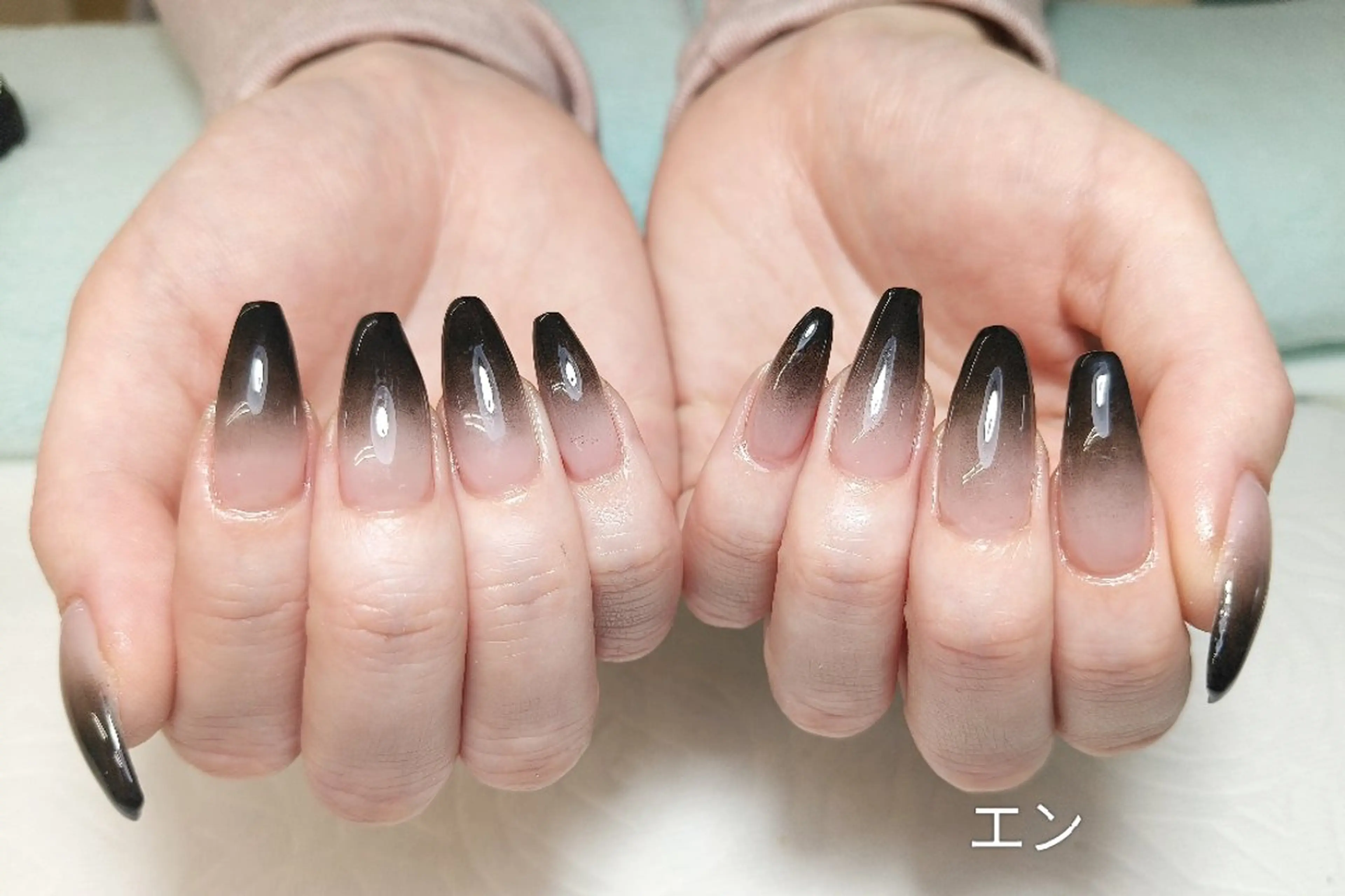 ネイル グラデーション エ ンのネイルデザイン