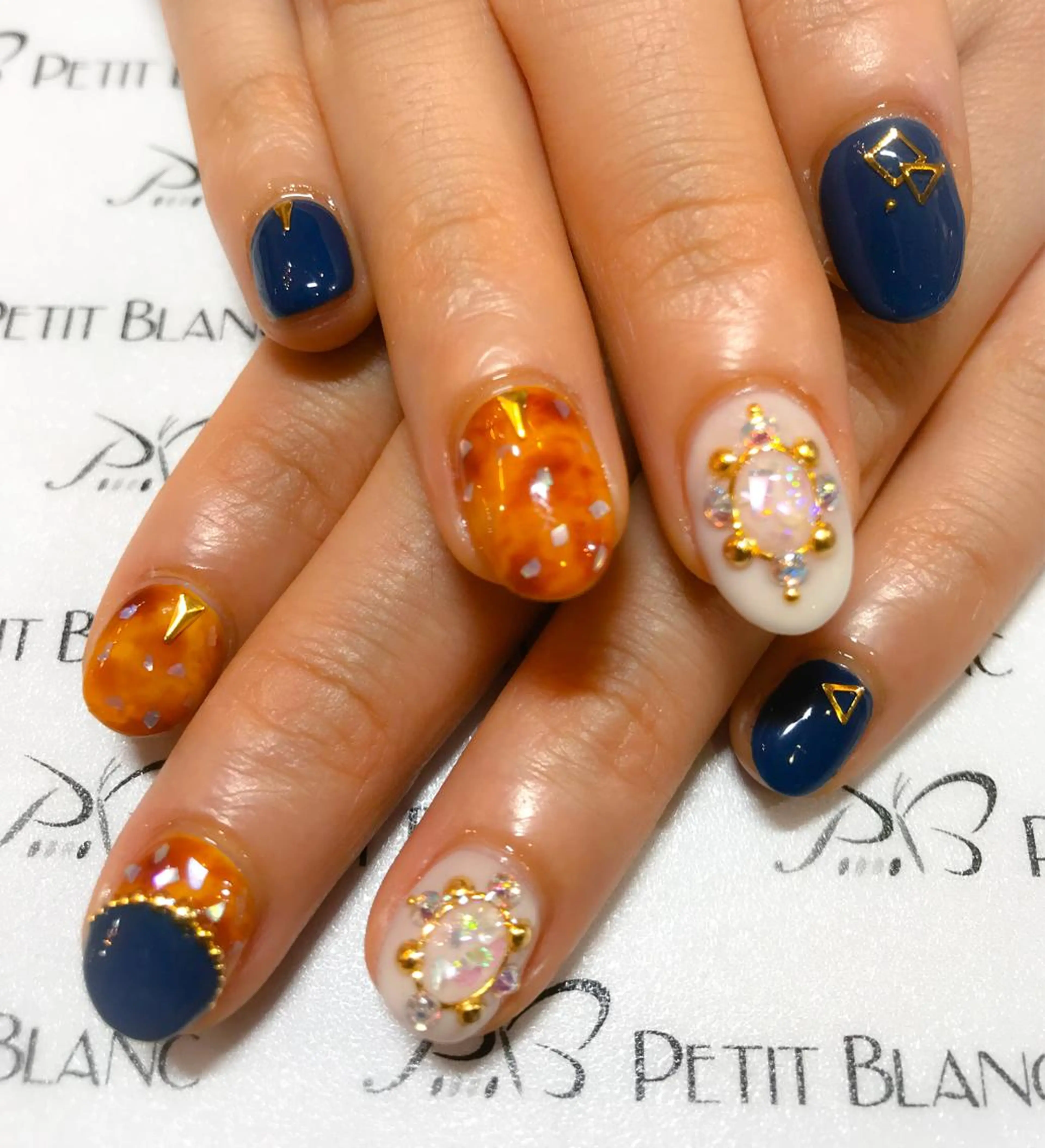 ネイル アートネイル ジェルネイル PetitBlanc KAZUKIのネイルデザイン