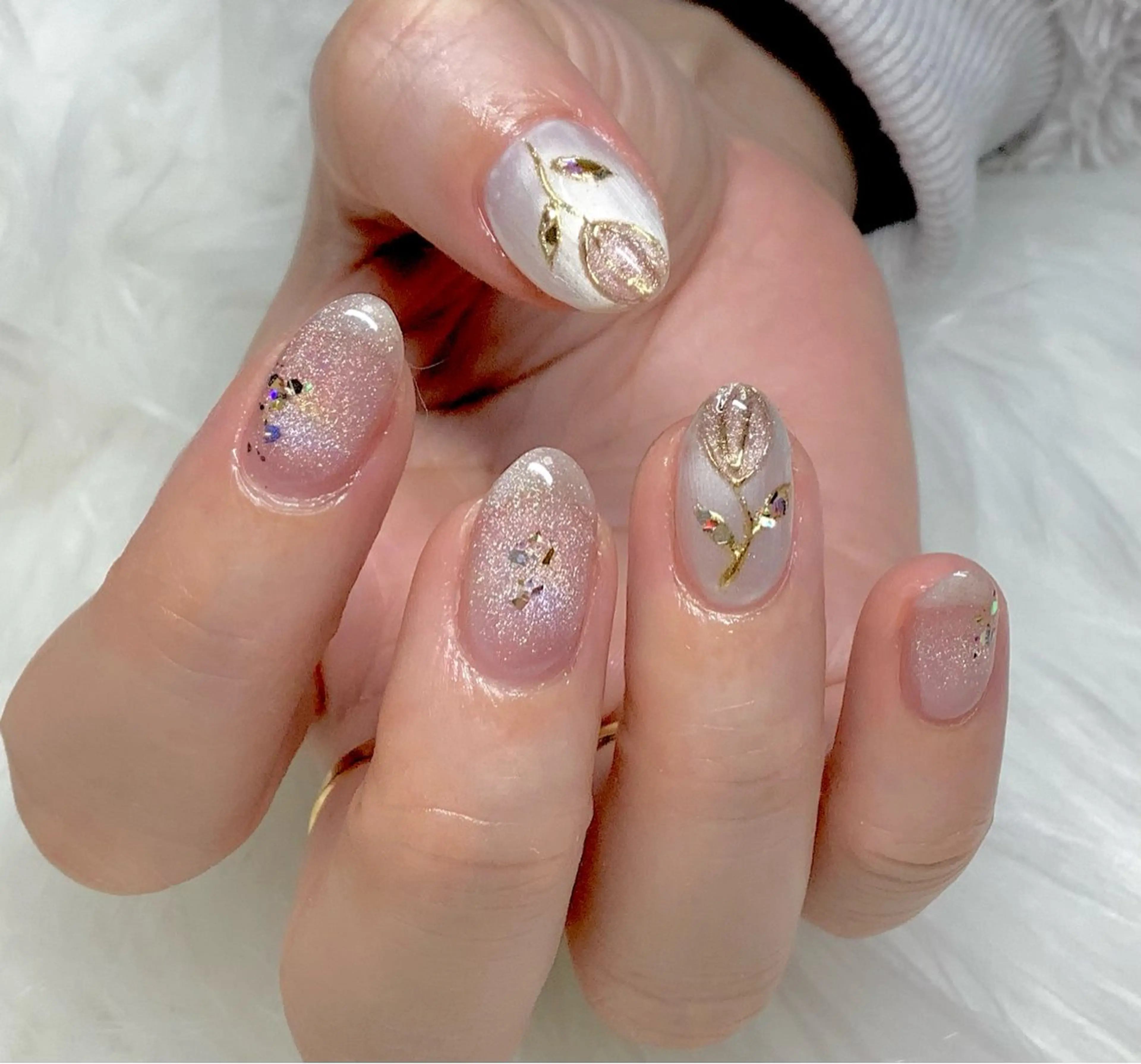 ぷっくりチューリップネイル🌷の写真